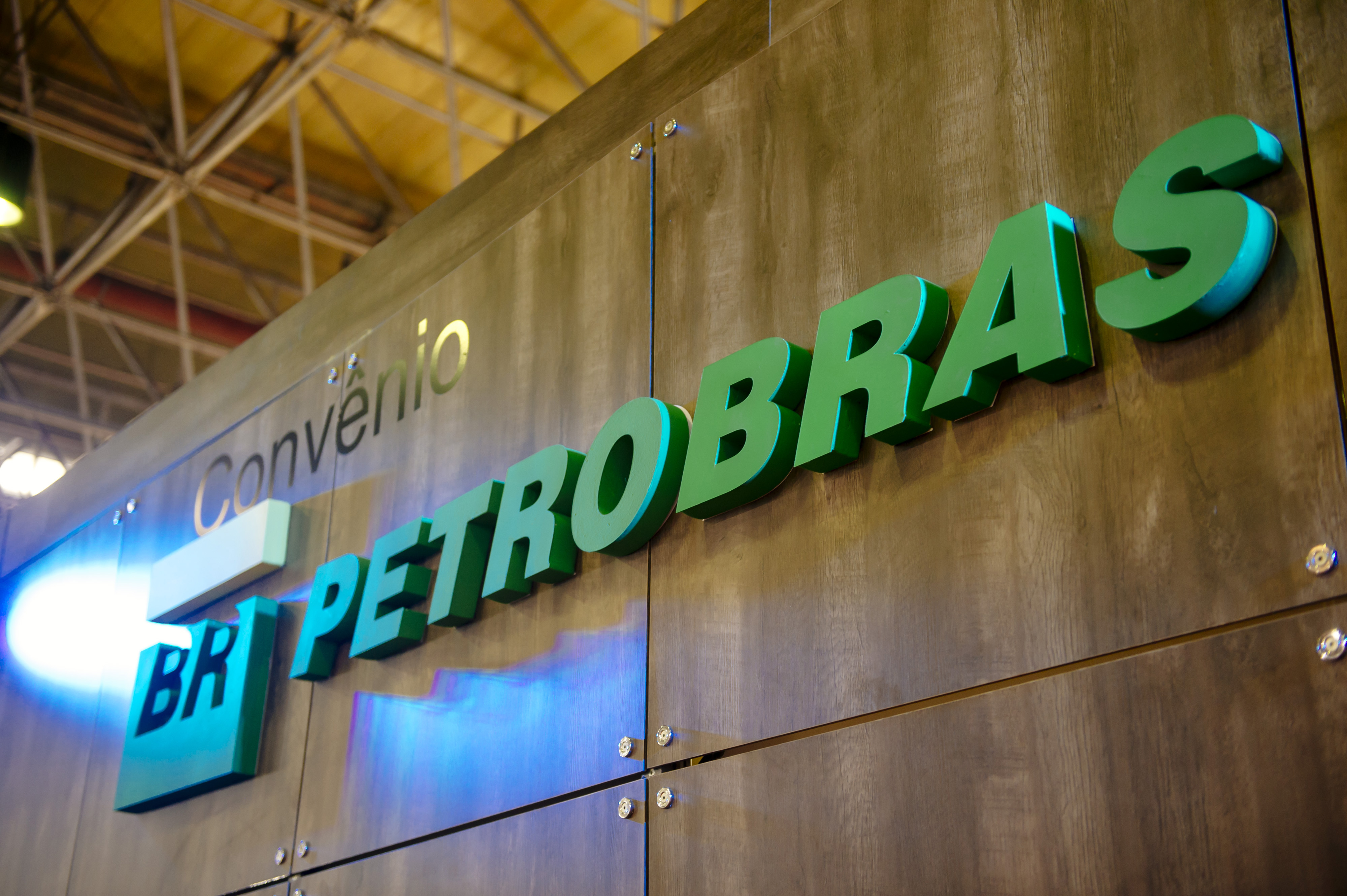 A Petrobras logo sits on display at the Petroleo Brasileiro SA trade stand during the Rio Oil &amp; Gas 2014 Expo and Conference in Rio de Janeiro, Brazil, on Sept. 15, 2014. (Bloomberg—Getty Images)