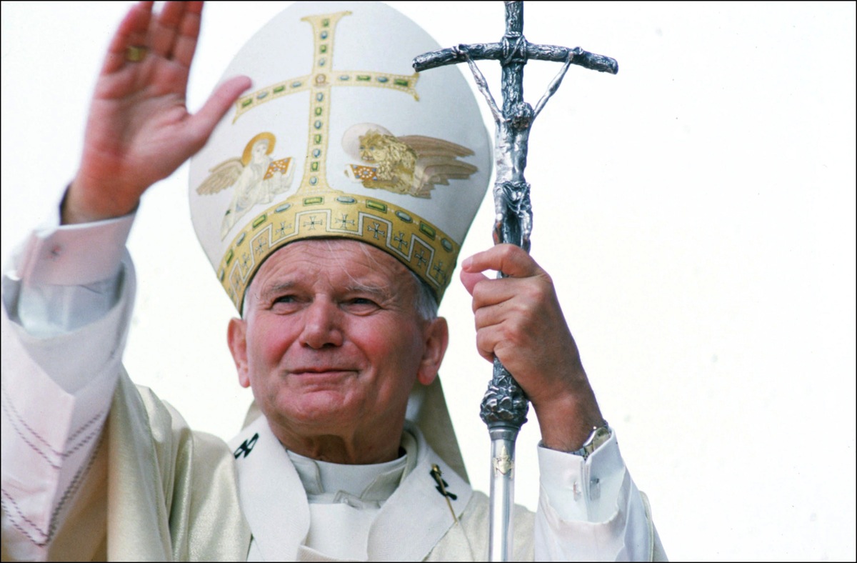 Pope John-Paul II in Zaire in August 1985 (Francois Lochon—Gamma-Rapho via Getty Images)