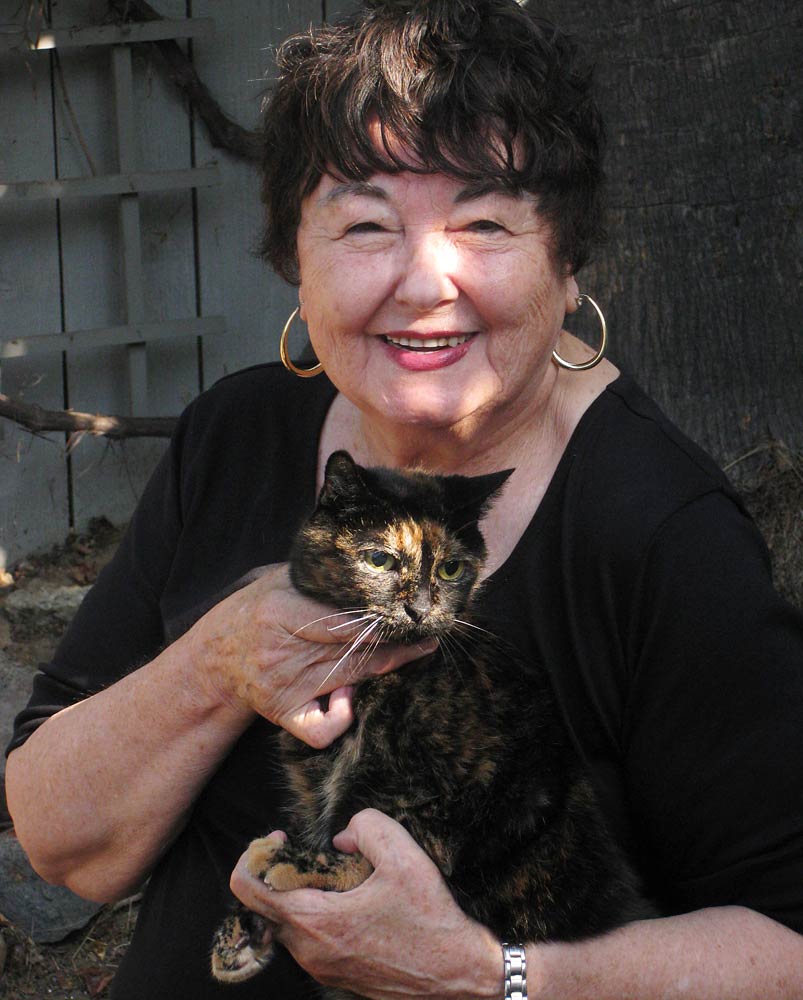Sharron Voorhees, 73, holds her cat Tiffany Two, the oldest living cat in the world (Sharron Voorhees)