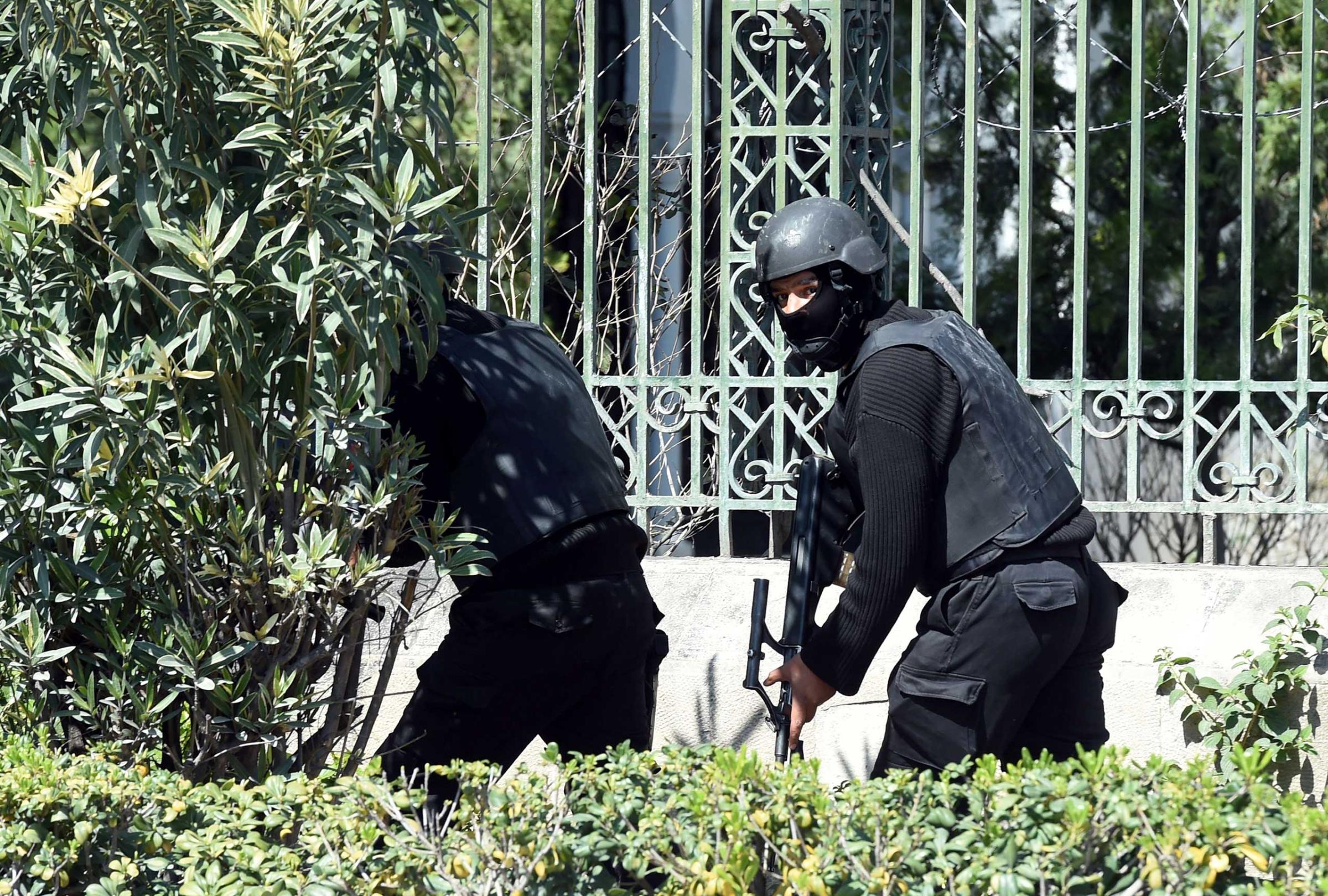 Tunisian security forces secure the area after gunmen attacked Tunis' famed Bardo Museum on March 18, 2015.