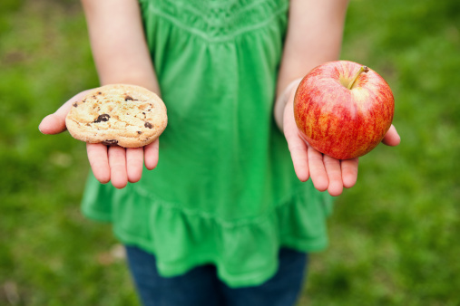 holding-cookie-apple