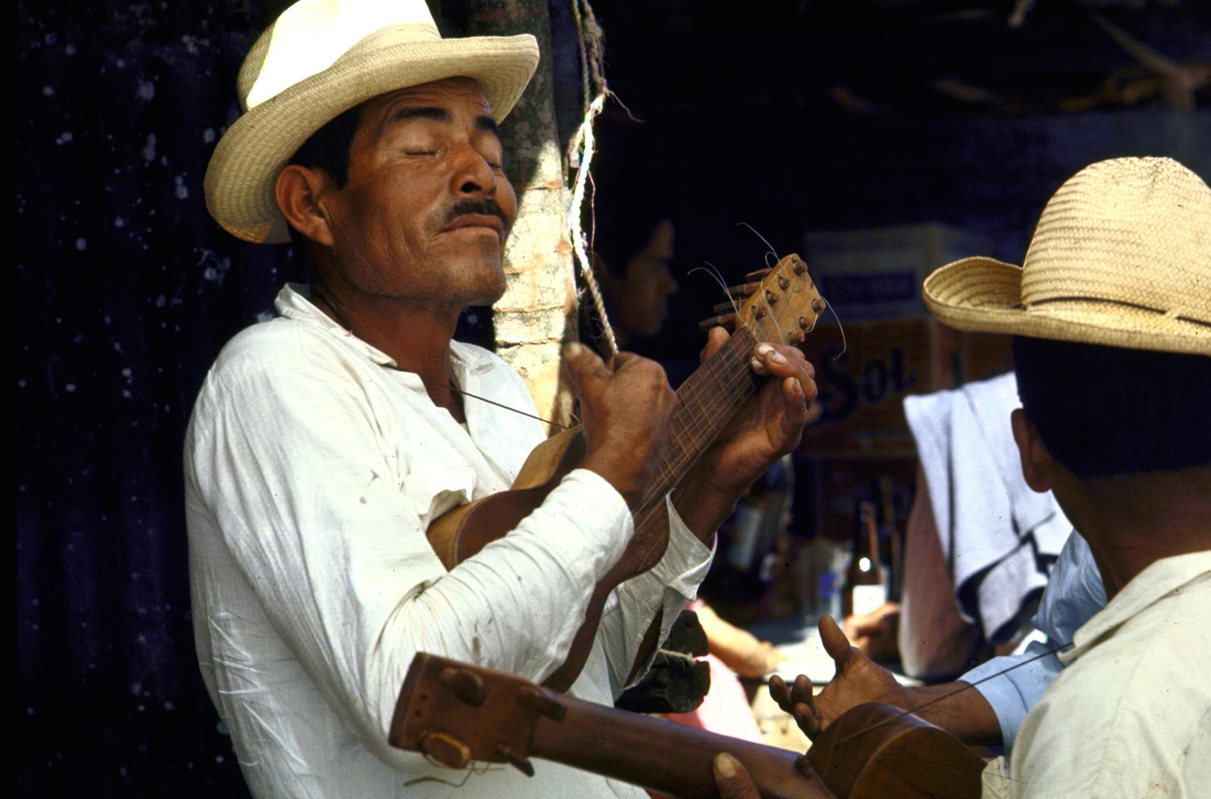 Plaza singers in Vera Cruz.