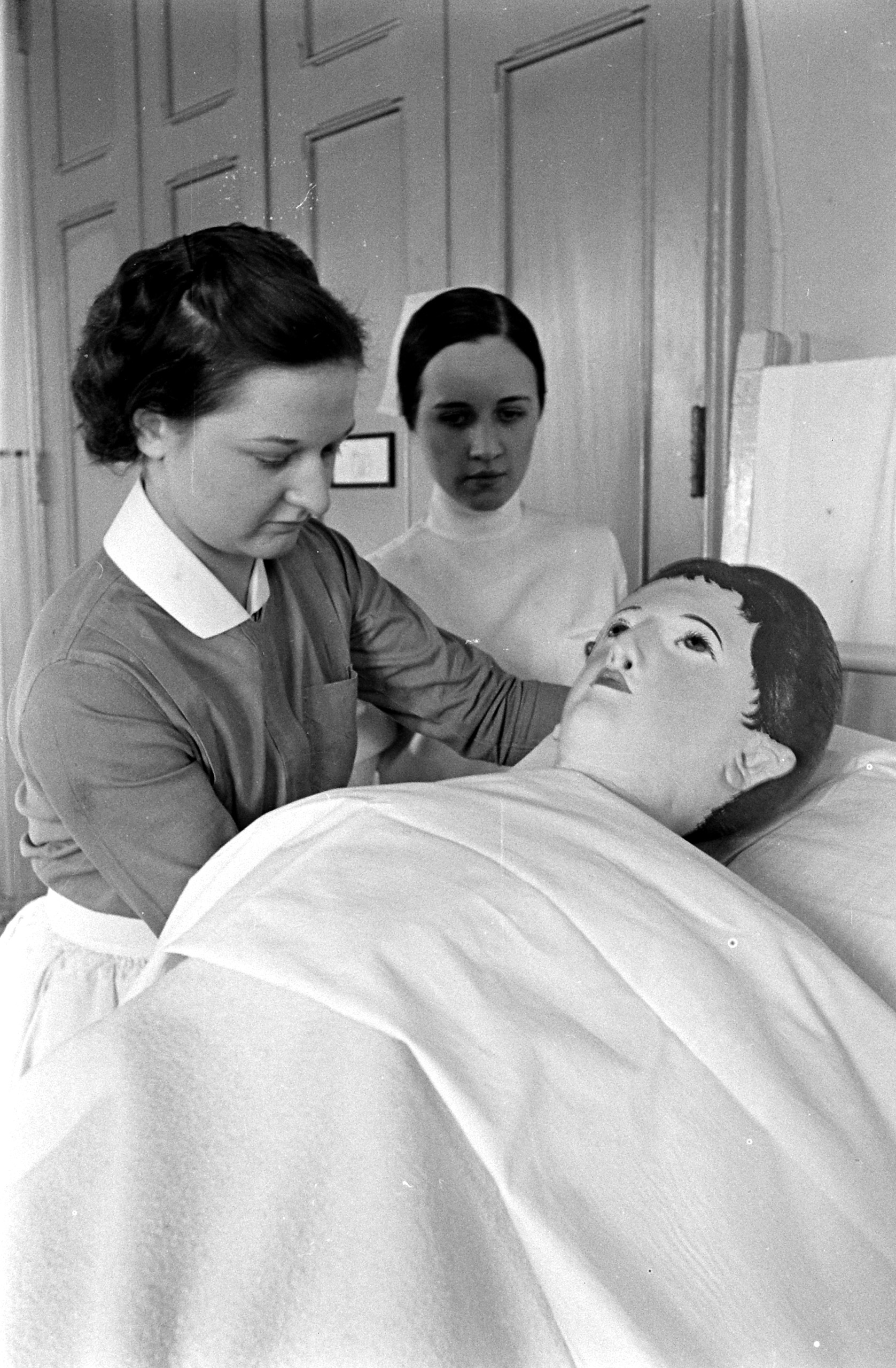 Student nurses at New York's Roosevelt Hospital, 1938.