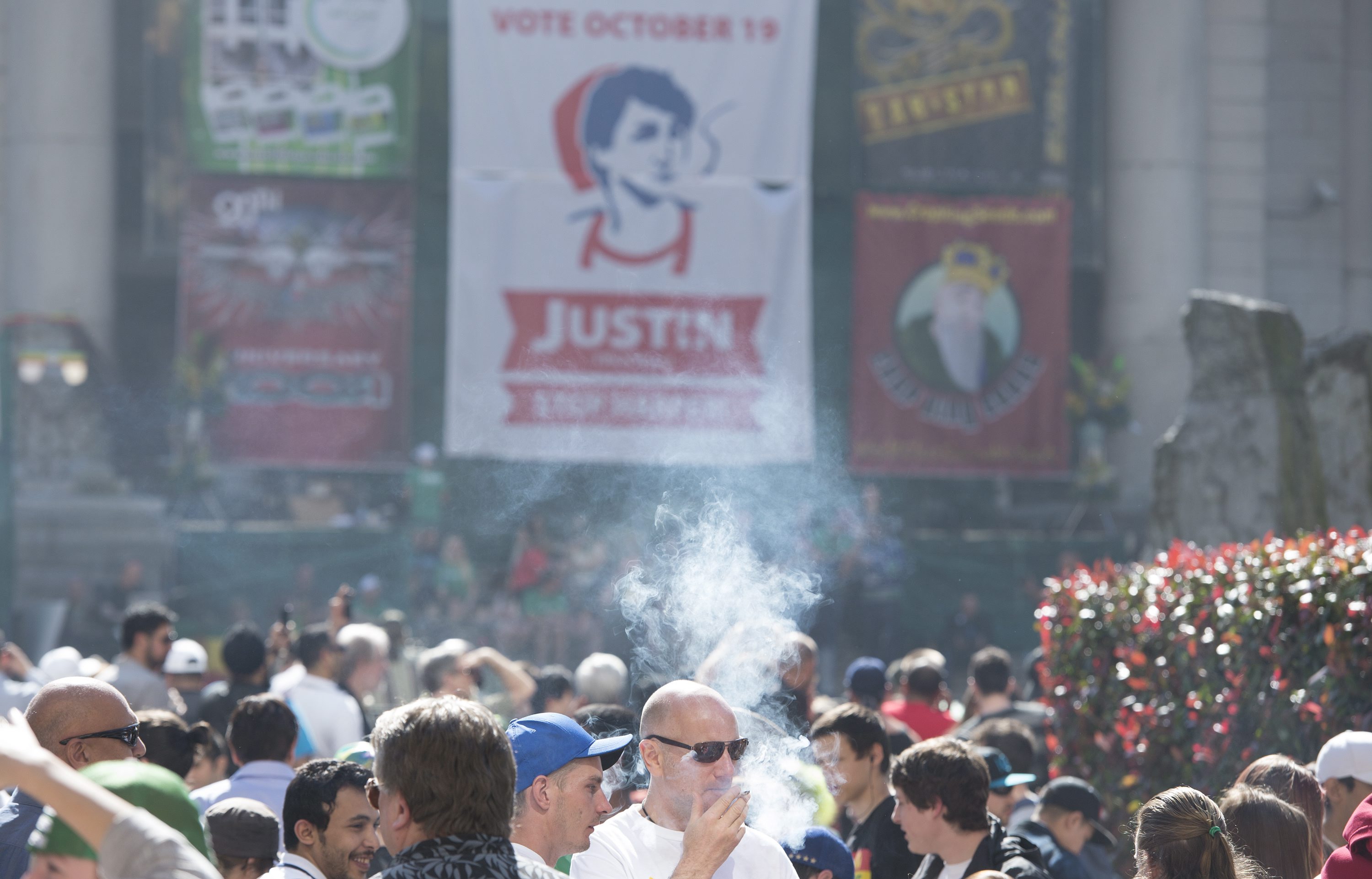 Thousands attend a 4-20 event in downtown Vancouver, B.C., on April 20, 2015 (Jonathan Hayward—AP)