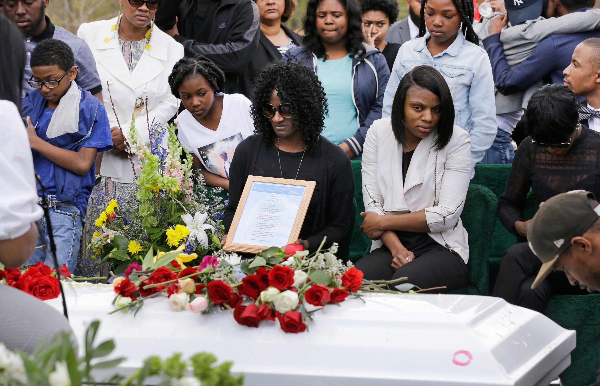 Gloria Darden (C), mother of Freddie Gray, at Gray's burial in Baltimore on April 27, 2015.