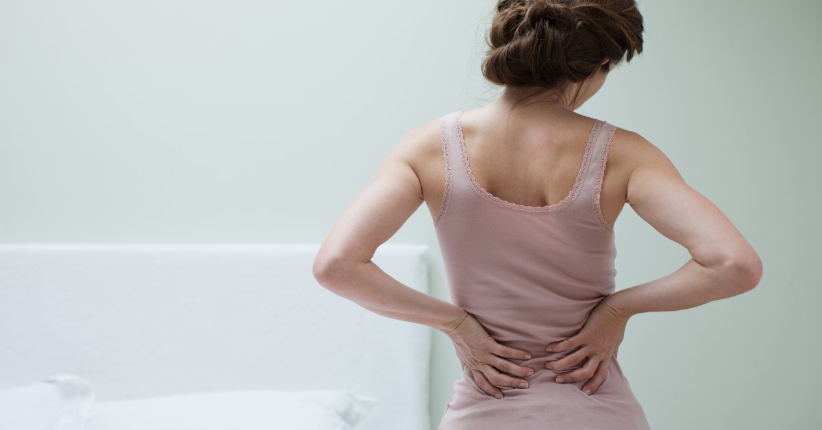 Болит спина поясница лечение. Боль в спине. Болит спина. Боль в СПИП. Женская спина.