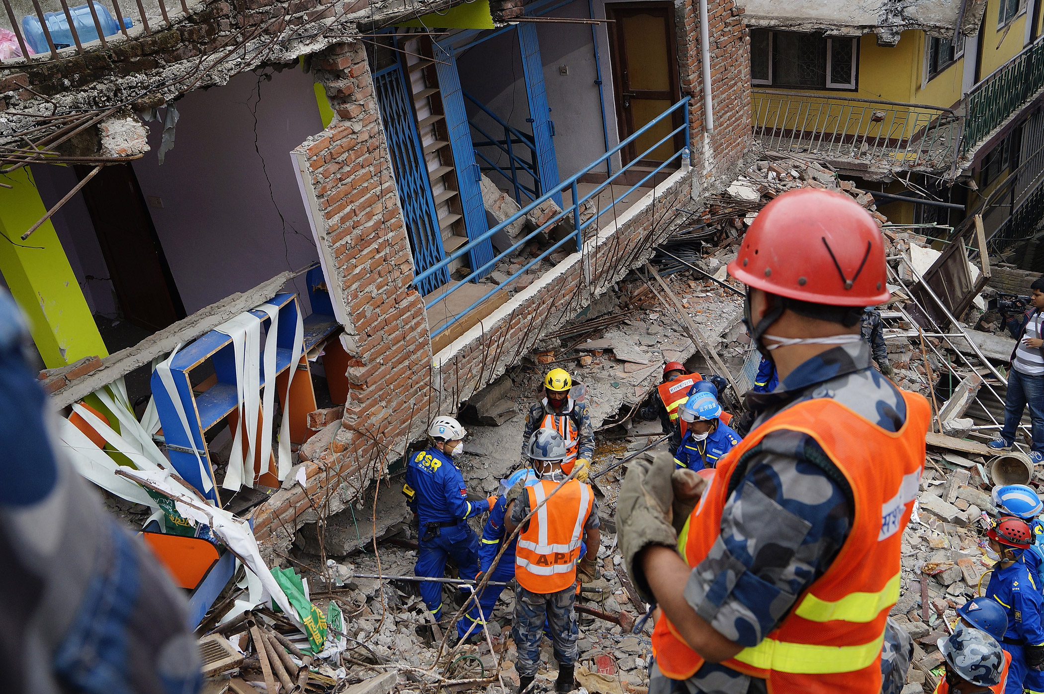 Powerful earthquake hits Nepal