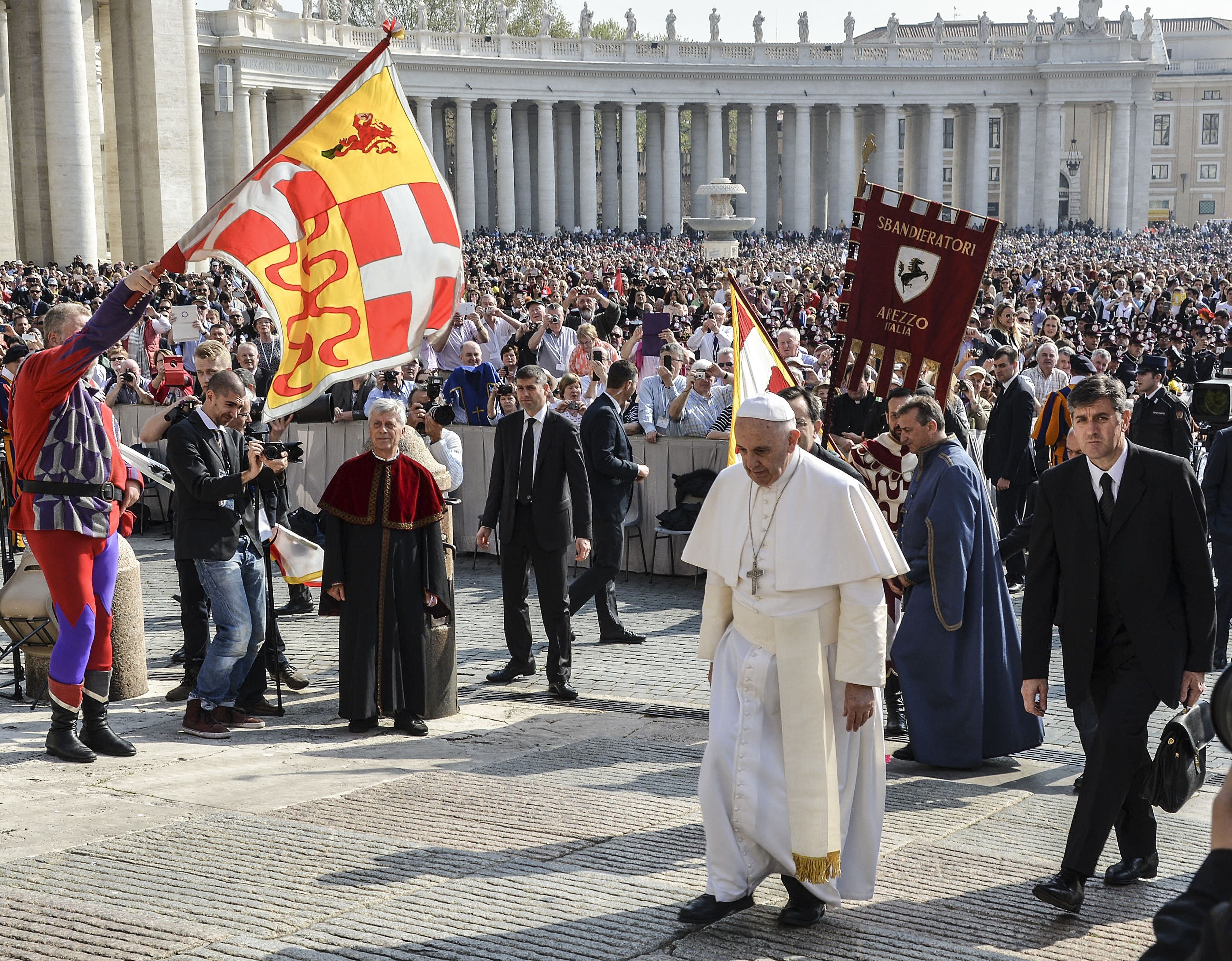 Pope Francis arrives at St. Peter's square on April 15, 2014 to lead his weekly general audience in Vatican City, Vatican on April 15, 2015. (Baris Seckin&mdash;Anadolu Agency/Getty Images)