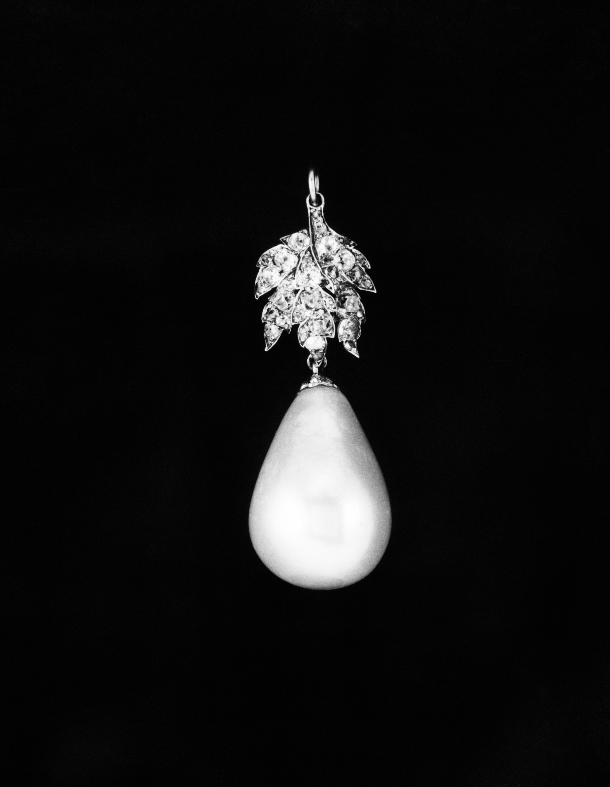 The famous tear drop shaped pearl, known as La Peregrina, weighing 203.84 grams.