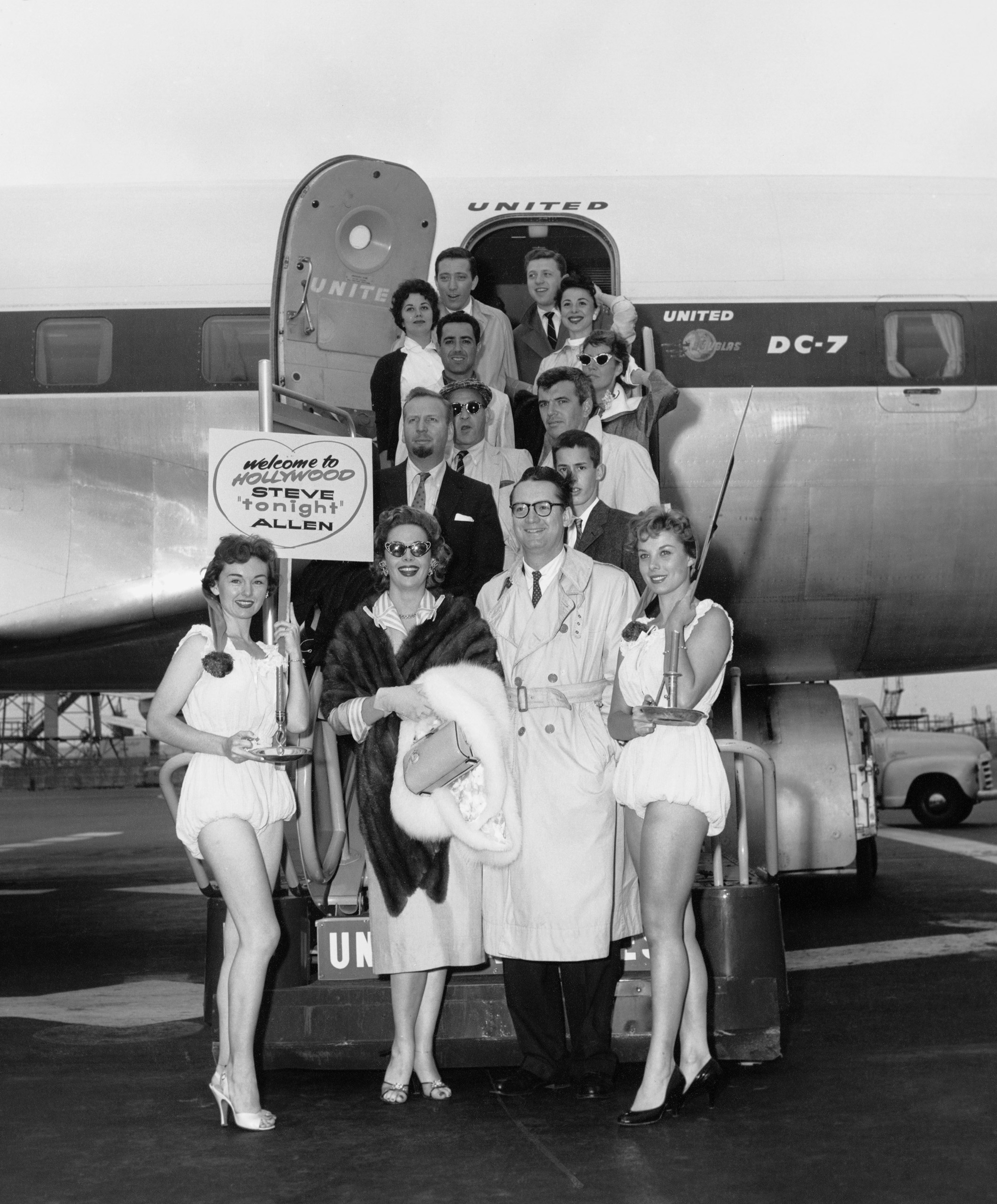 The Tonight Show starring Steve Allen, episode 201: (l-r center) Jayne Meadows, Steve Allen (2nd left) Skitch Henderson (4th row right) Patricia Marshall (5th row l-r) Pat Kirby, Eydie Gorme (top row l-r) Andy Williams, Steve Lawrence