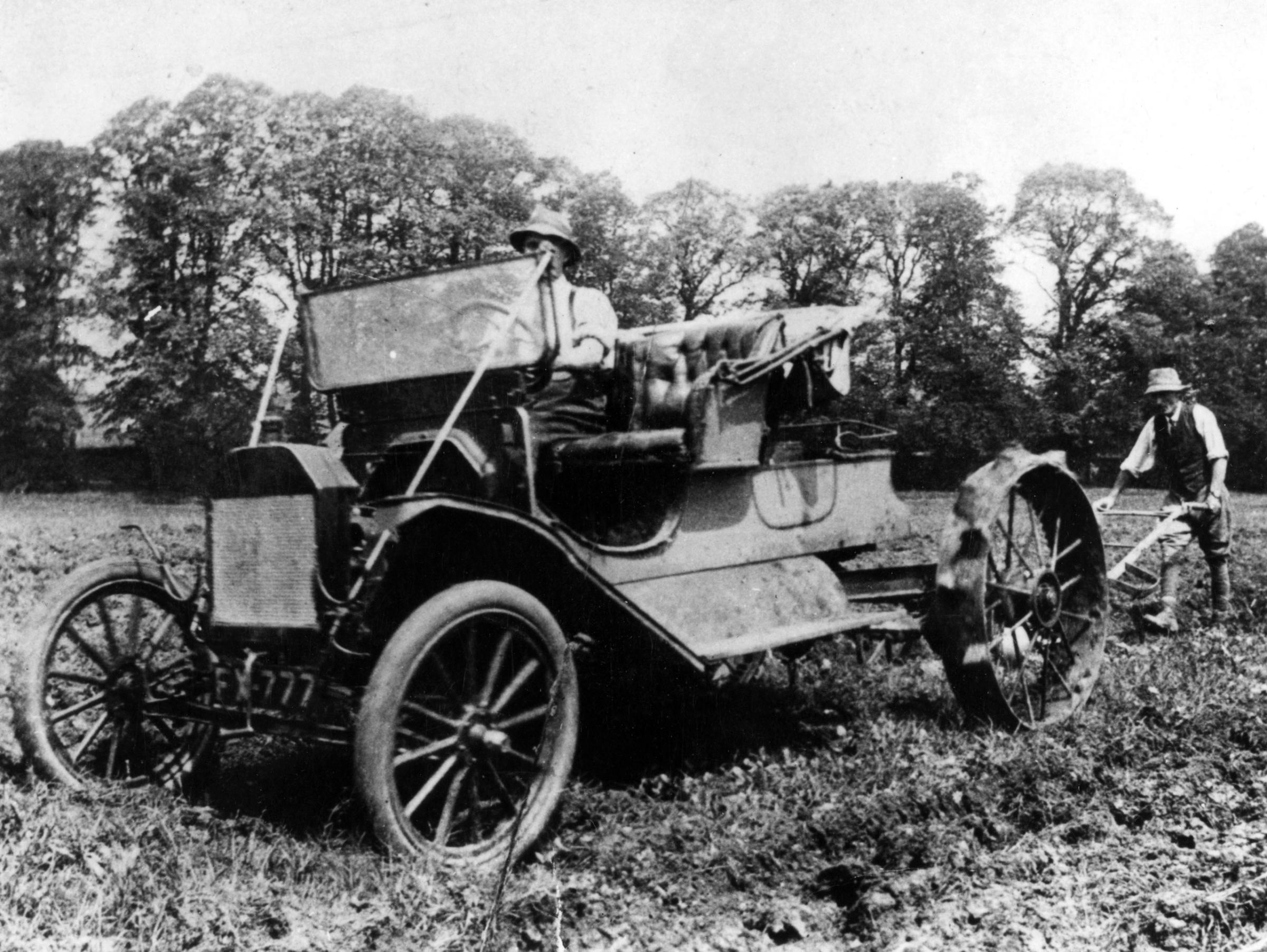 Model T Ford with Stephenson agricultural conversion, Sussex, 1917.