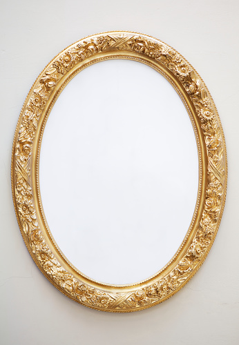 oval-antique-mirror