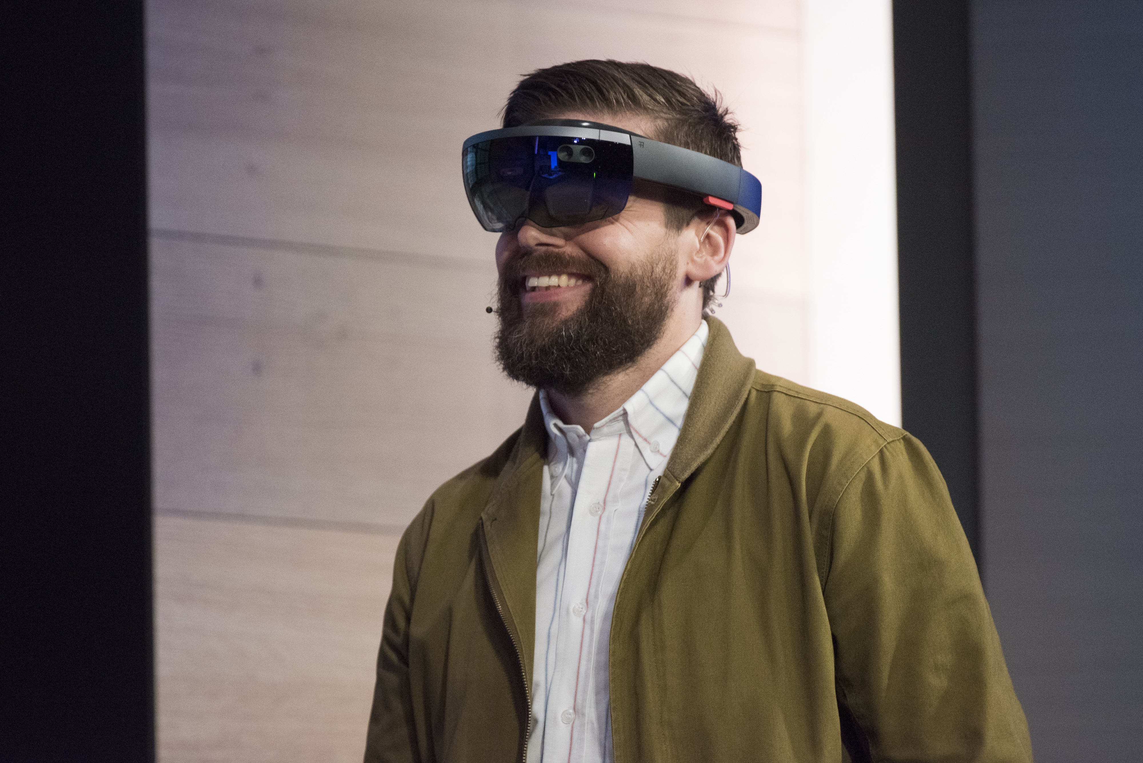 The Microsoft Corp. HoloLens augmented reality headset is demonstrated during a keynote session at the Microsoft Developers Build Conference in San Francisco, California, U.S., on Wednesday, April 29, 2015. (Bloomberg&mdash;Bloomberg via Getty Images)