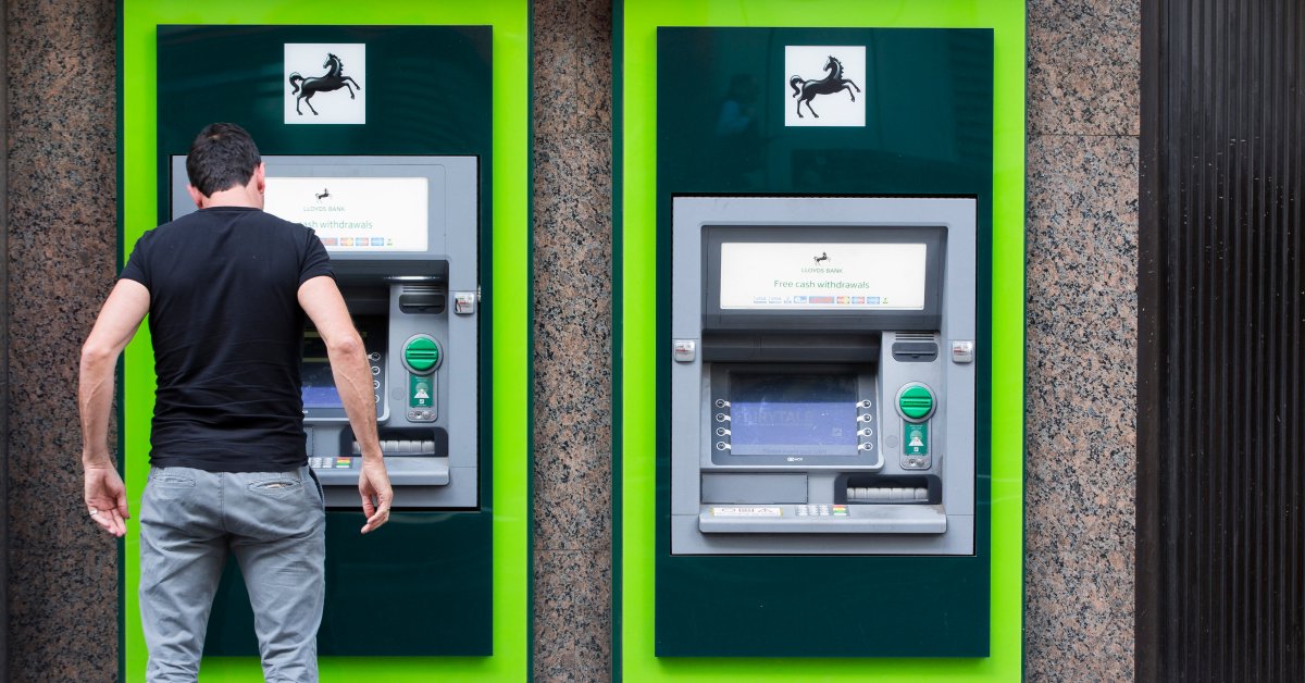 Банкомат. Атм Банкомат. Банкомат в стене. Эволюция банкоматов.