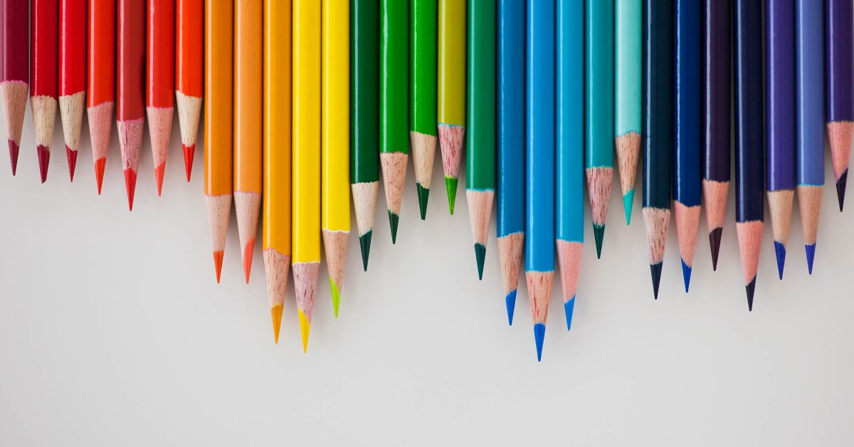 Карандаши цветные задания. Карандаши цветные. Цветные карандаши на белом фоне. Фон карандашом. Карандаш на белом фоне.