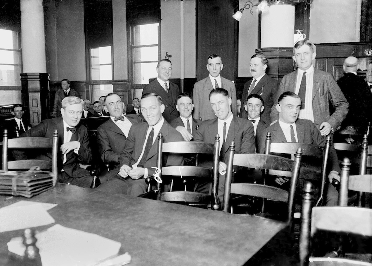 "Black Sox" players with their attorney in a Chicago courtroom in 1921 (Chicago History Museum / Getty Images)
