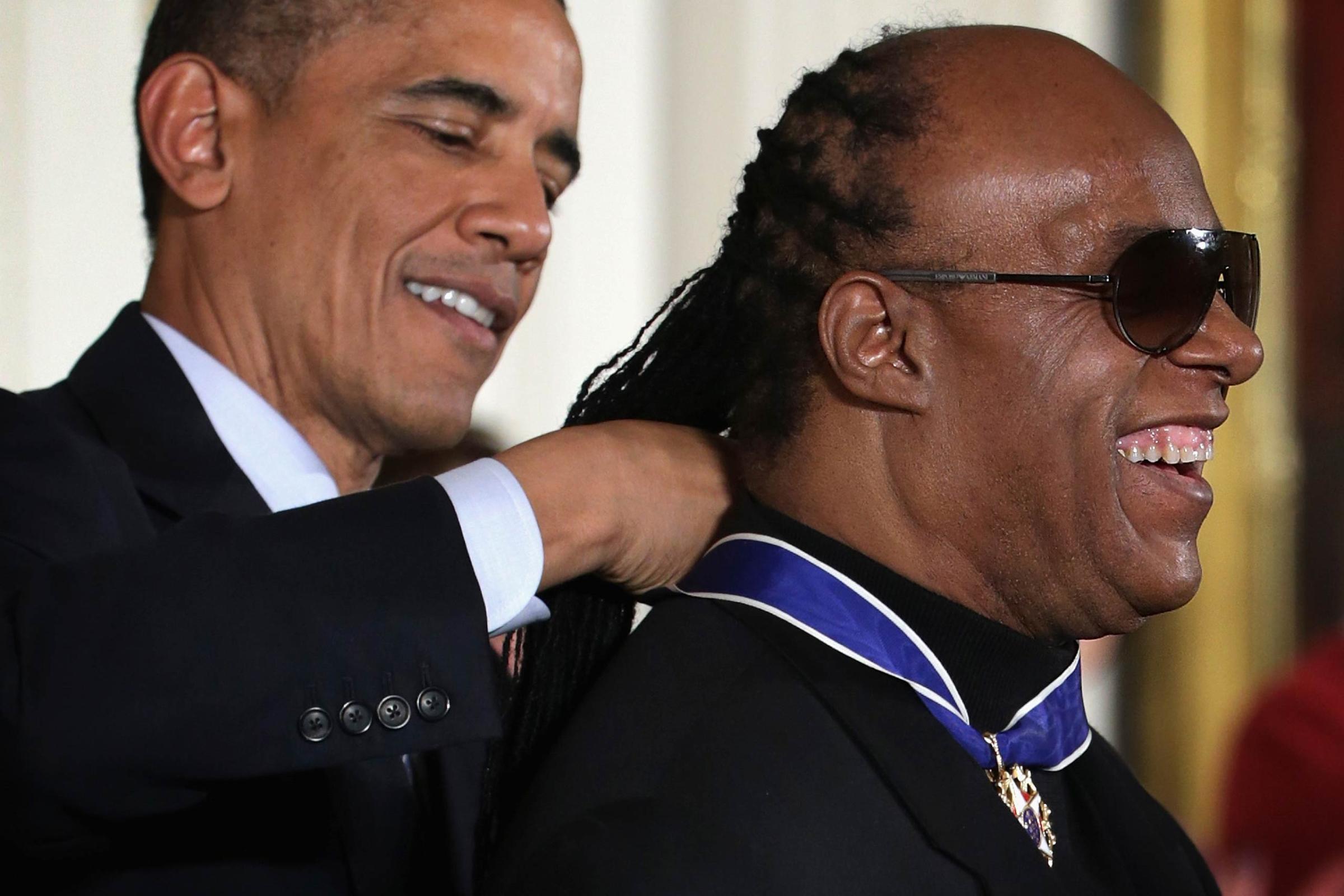 Obama Awards 19 Americans With Presidential Medal Of Freedom