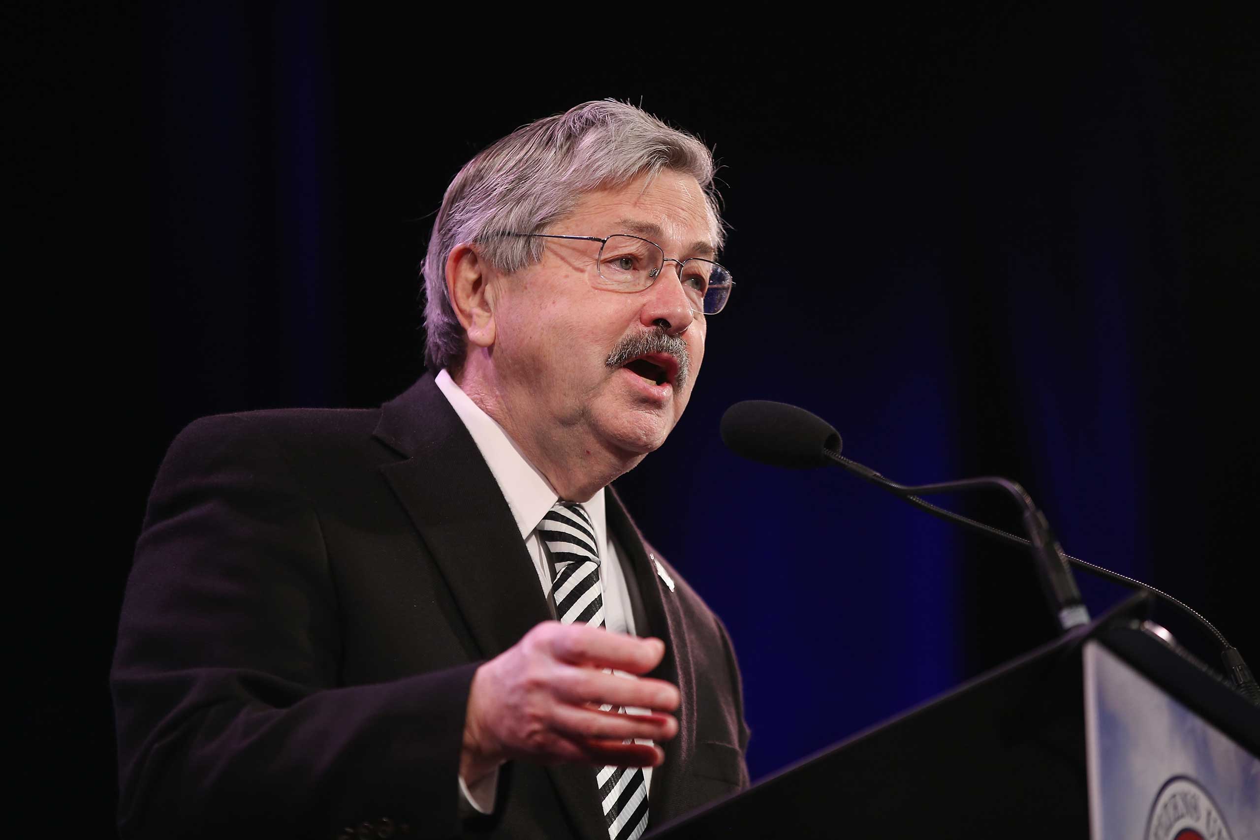 Iowa Governor Terry Branstad speaks to guests  at the Iowa Freedom Summit in Des Moines, Iowa, on Jan. 24, 2015 . (Scott Olson—Getty Images)