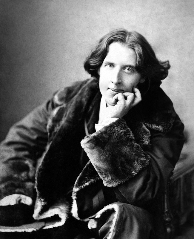 Oscar Fingal O'Flahertie Wills Wilde (16 October 1854 - 30 November 1900) was an Irish writer, poet, and prominent aesthete. Photograph taken in 1882 by Napoleon Sarony