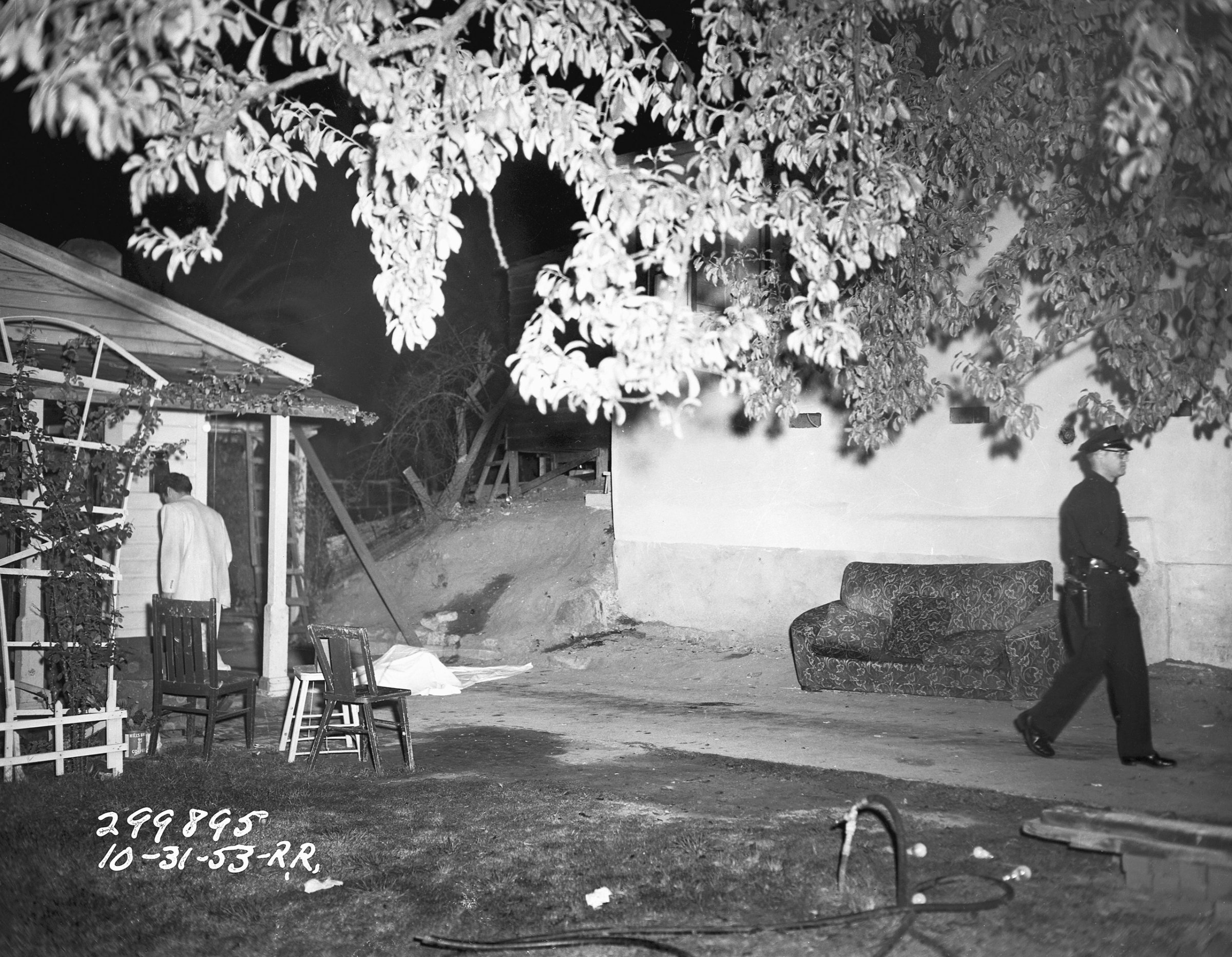 1953 LAPD crime scene photo.