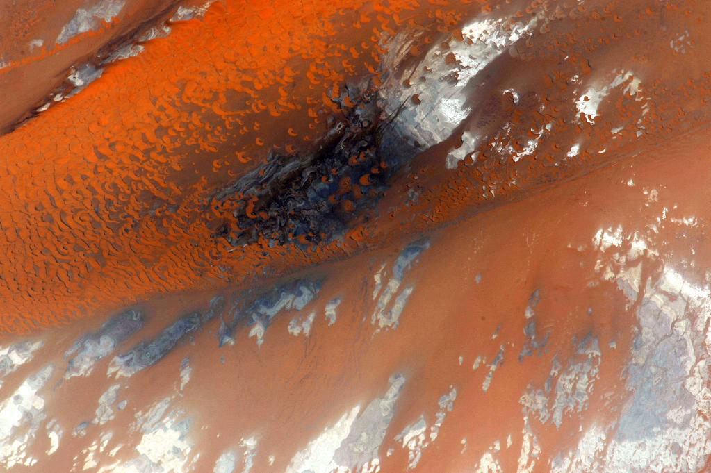 #EarthArt. Need to see this up close some day. #YearInSpace  - via Twitter on June 20, 2015