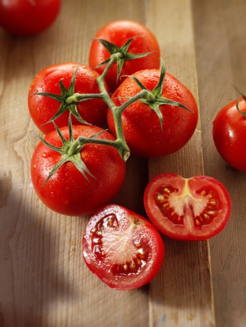 vine-tomatoes