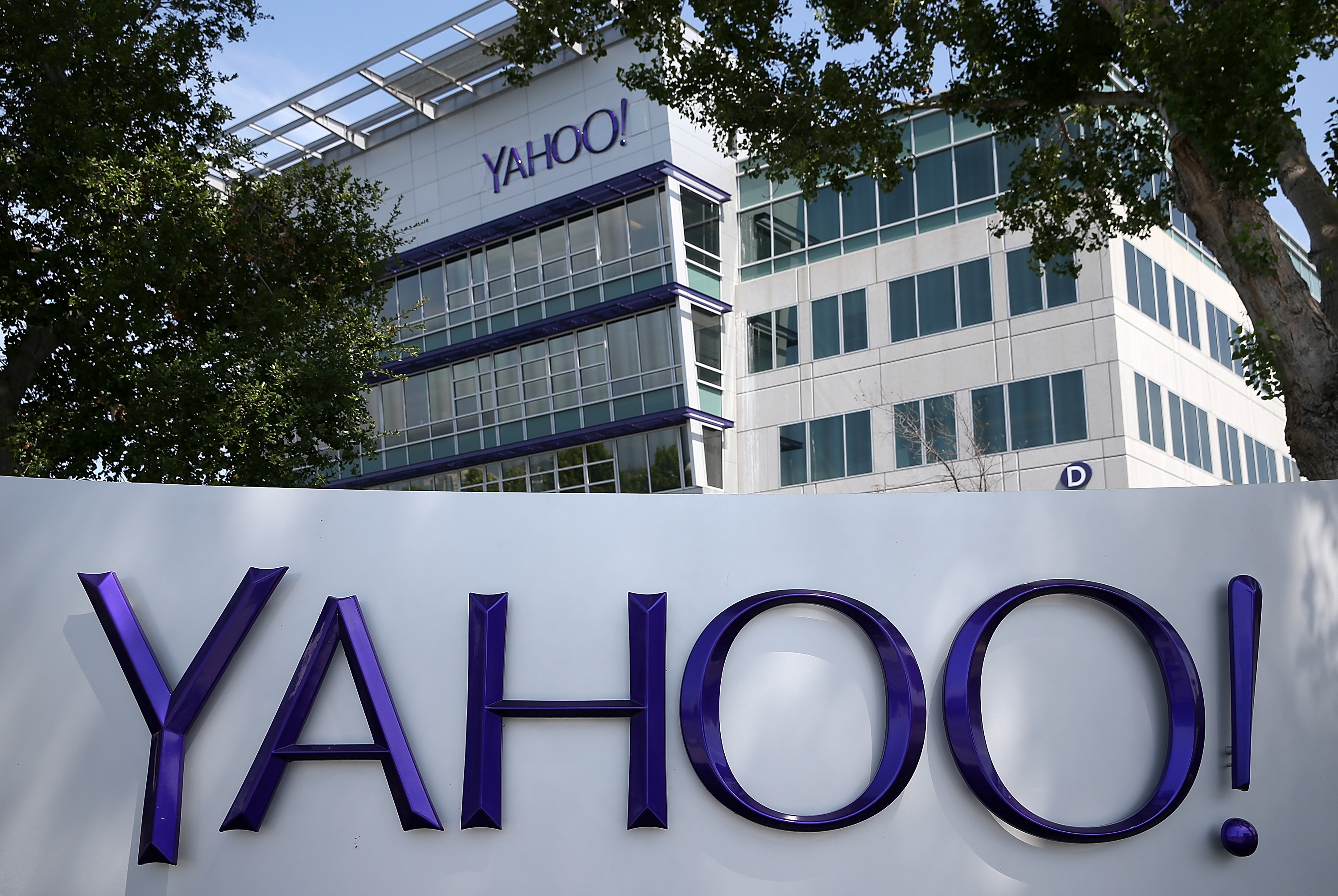 A sign is posted in front of the Yahoo! headquarters on May 23, 2014 in Sunnyvale, California. (Justin Sullivan&mdash;Getty Images)