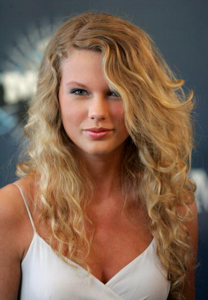 Taylor Swift at the CMT Music Awards on April 10, 2006.