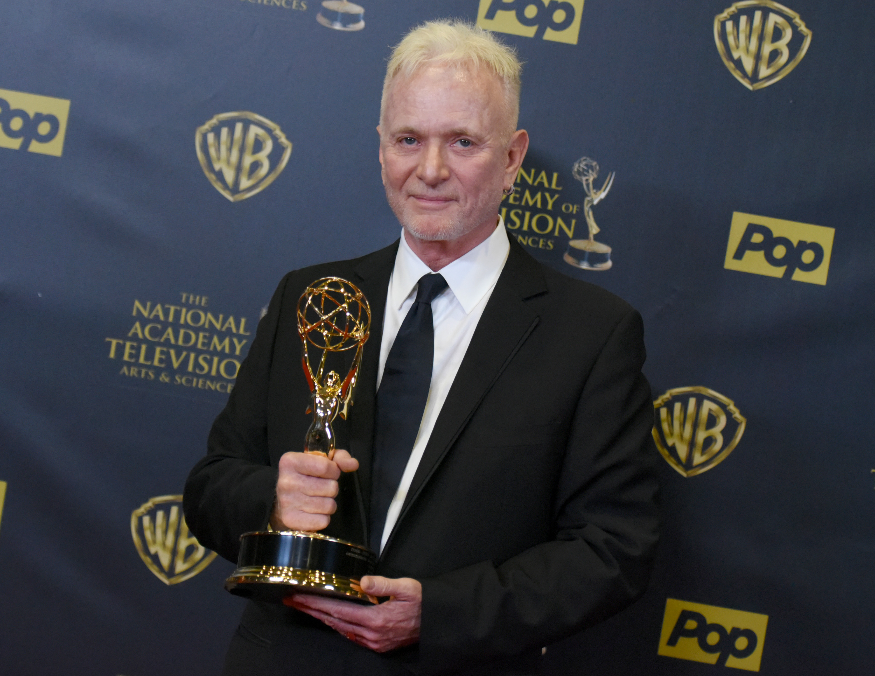 Anthony Geary with the award for outstanding lead actor in a drama series at the 42nd annual Daytime Emmy Awards in 2015. (Richard Shotwell—Invision/AP)
