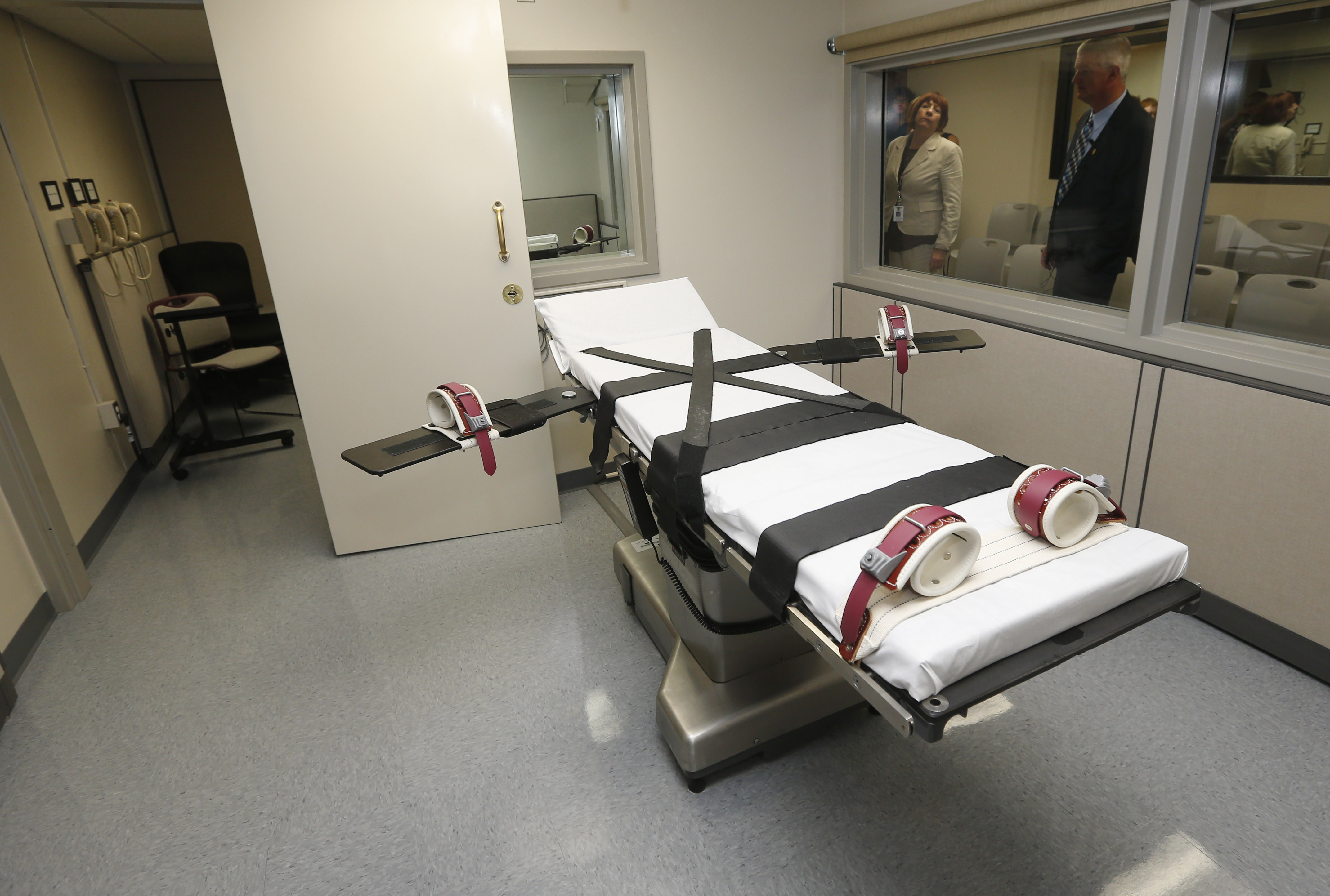 The newly renovated death chamber at the Oklahoma State Penitentiary in McAlester, Okla., on Oct 9, 2014. (Sue Ogrocki—AP)