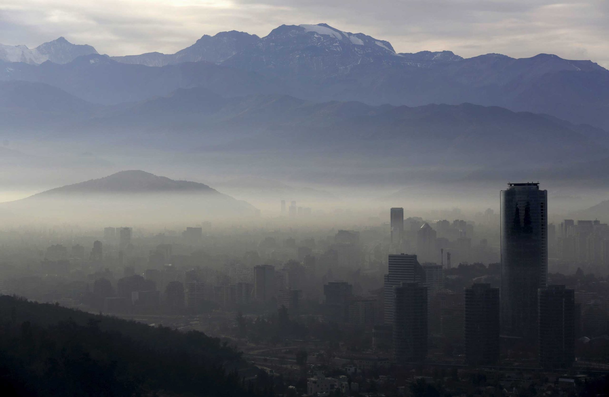 Smog shrouds Chile's capital Santiago, June 22, 2015.