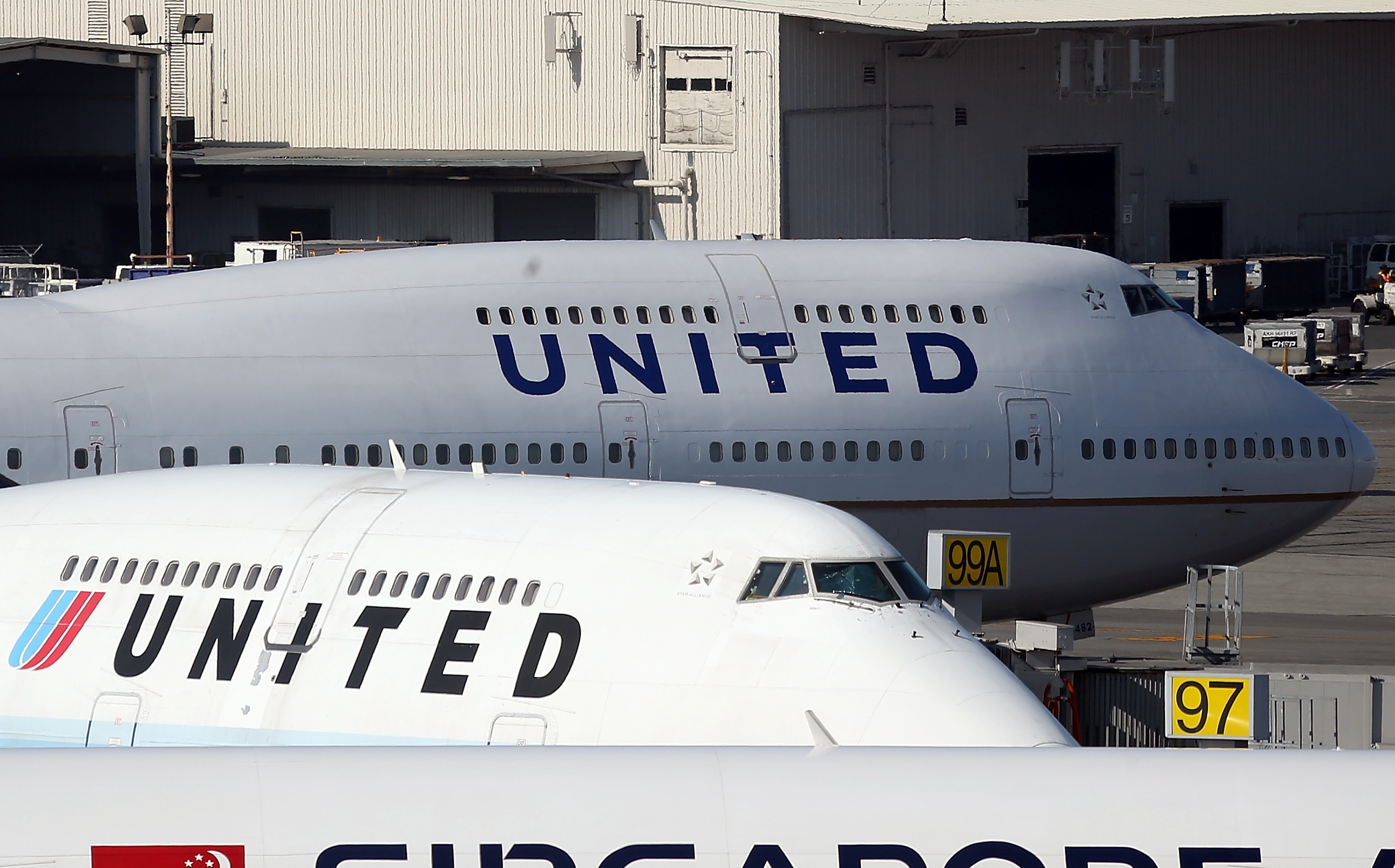 United Airlines planes sit on the tarmac at San Francisco International Airport on January 23, 2014 in San Francisco, California. (Justin Sullivan—Getty Images)