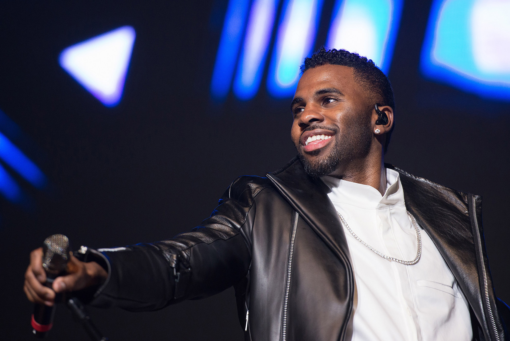 Jason Derulo performs during KTU's KTUphoria 2015 at the Nikon at Jones Beach Theater on May 31, 2015 in Wantagh, NY. (Mike Pont—FilmMagic/Getty Images)