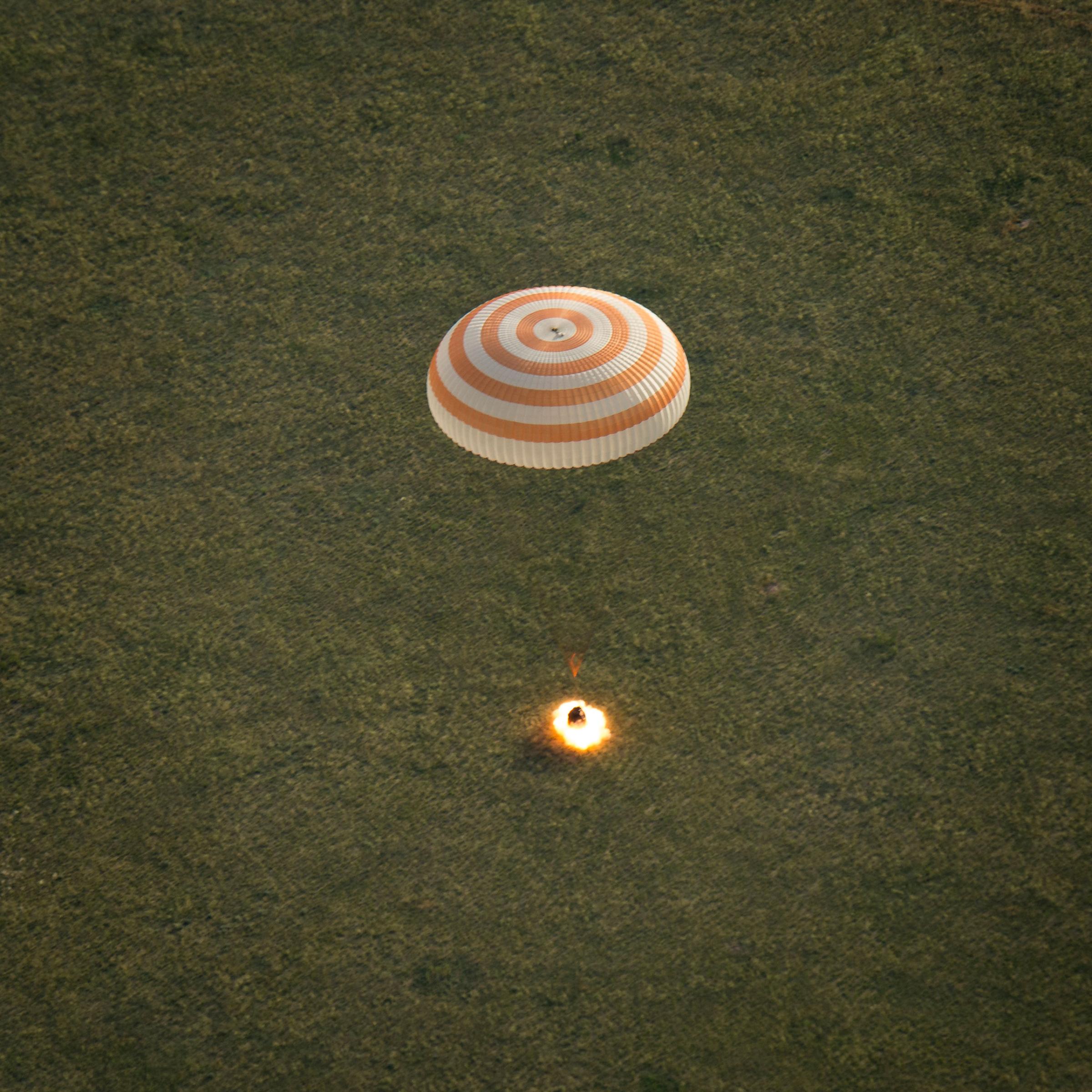Expedition 43 Soyuz TMA-15M Landing