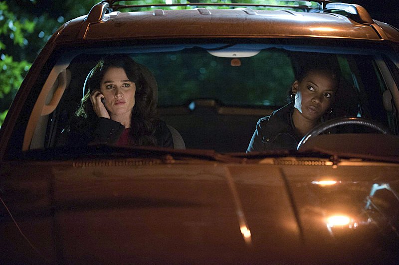 Robin Tunney and Aunjanue Ellis in The Mentalist (2008)