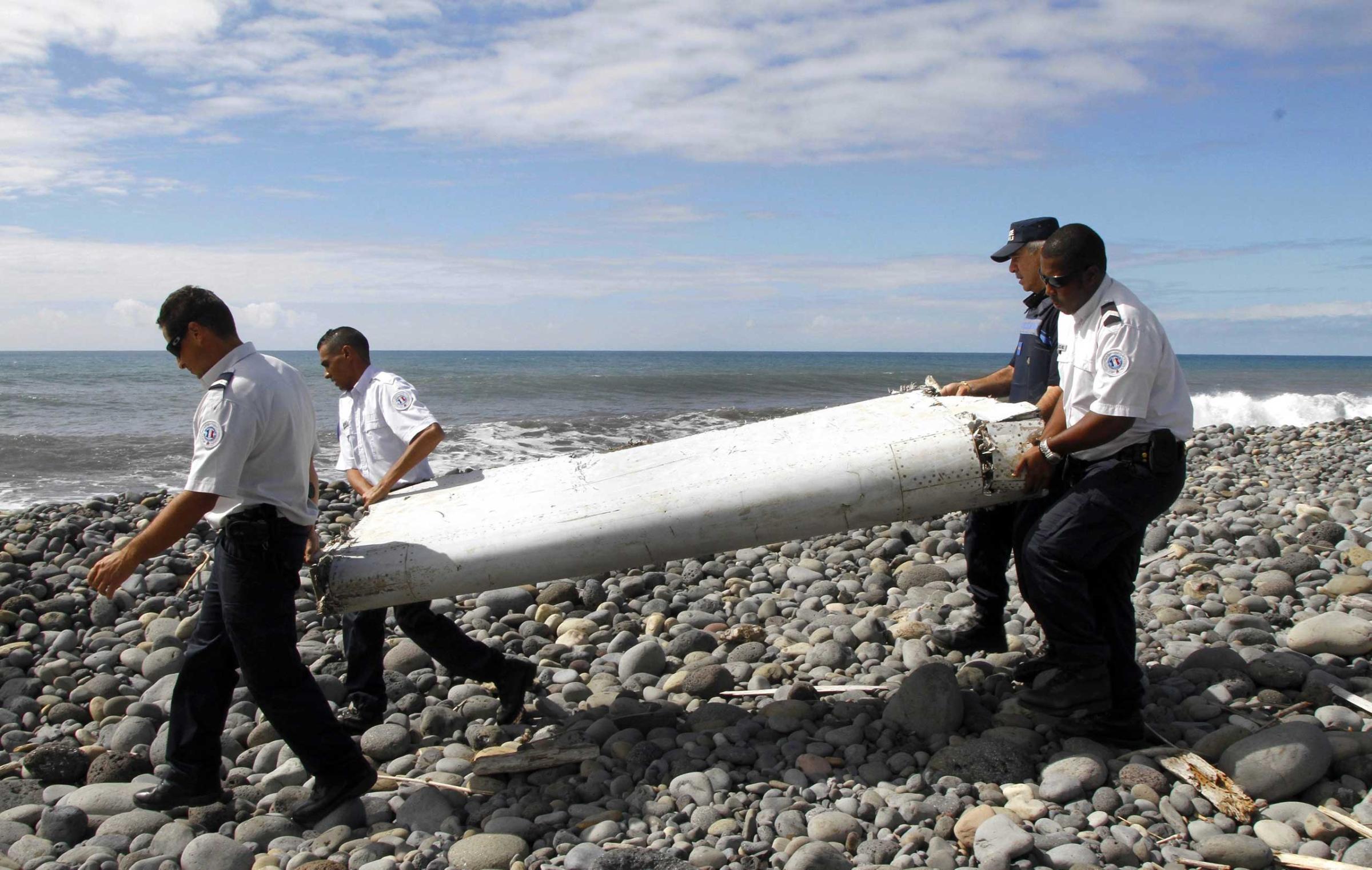 Suspected Malaysia airlines MH370 Debris Renunion
