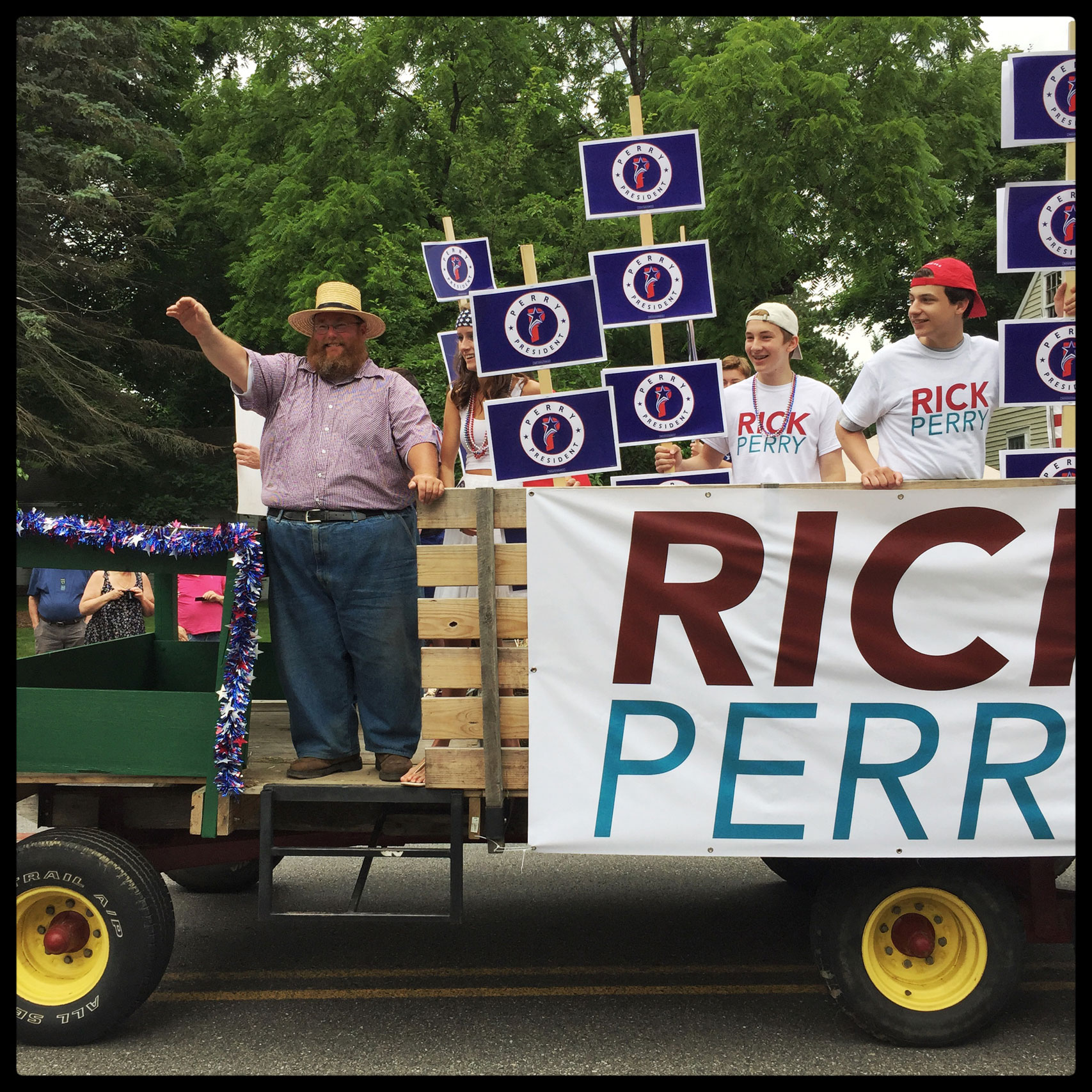 Presidential Candidates March in July 4th Parades  in New Hampshire