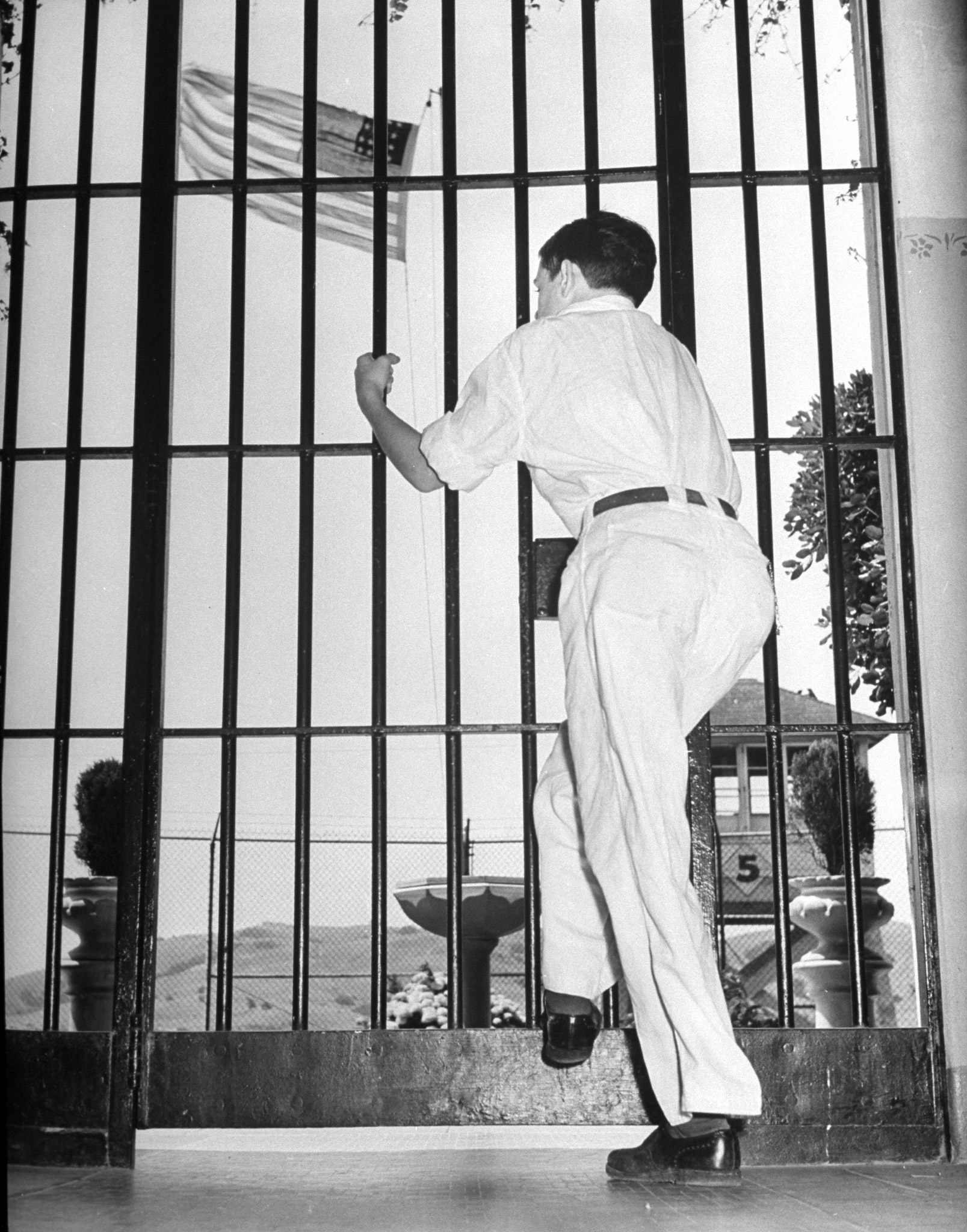 Barney Lee - San Quentin lifer, 1942
