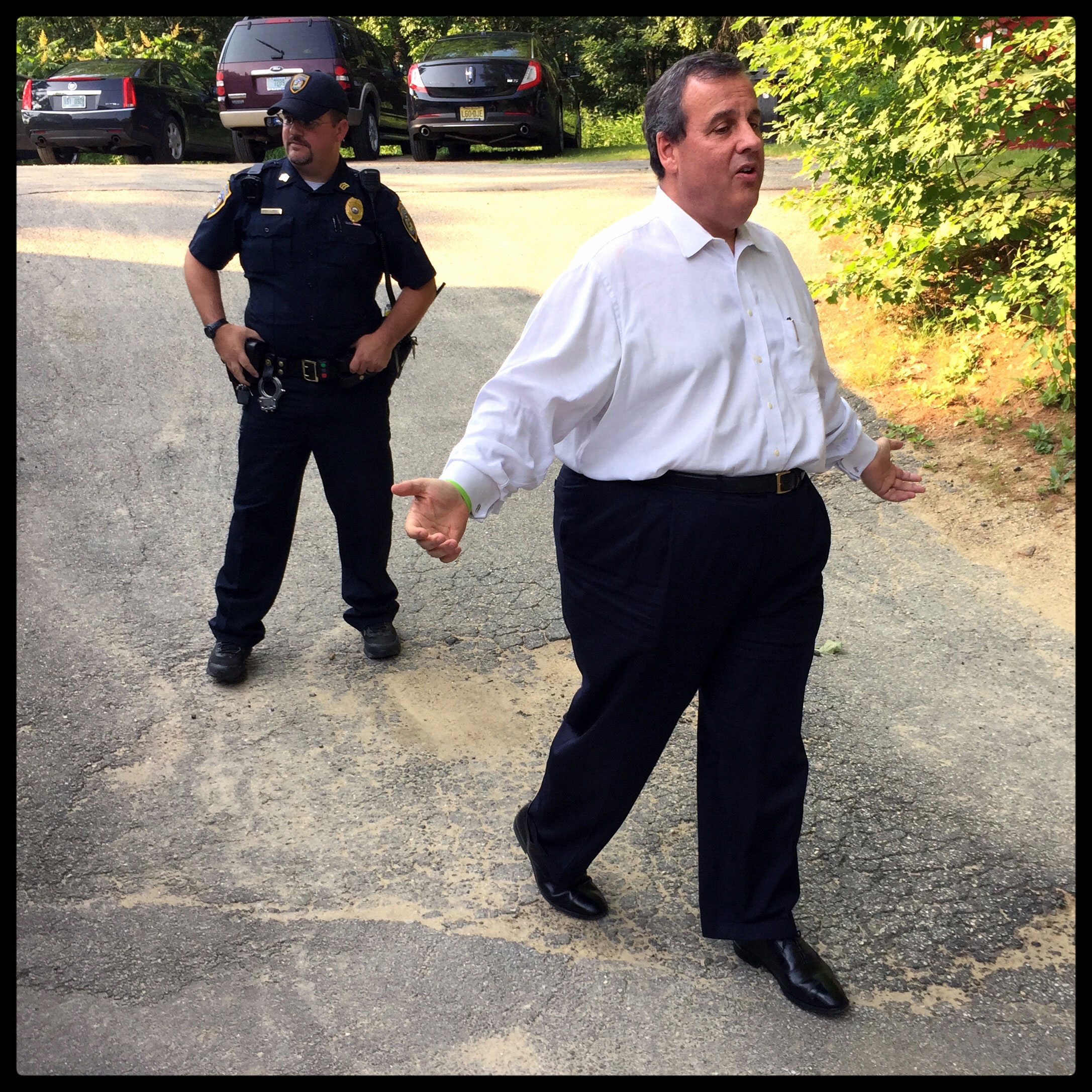 Chris Christie Campaigns in New Hampshire