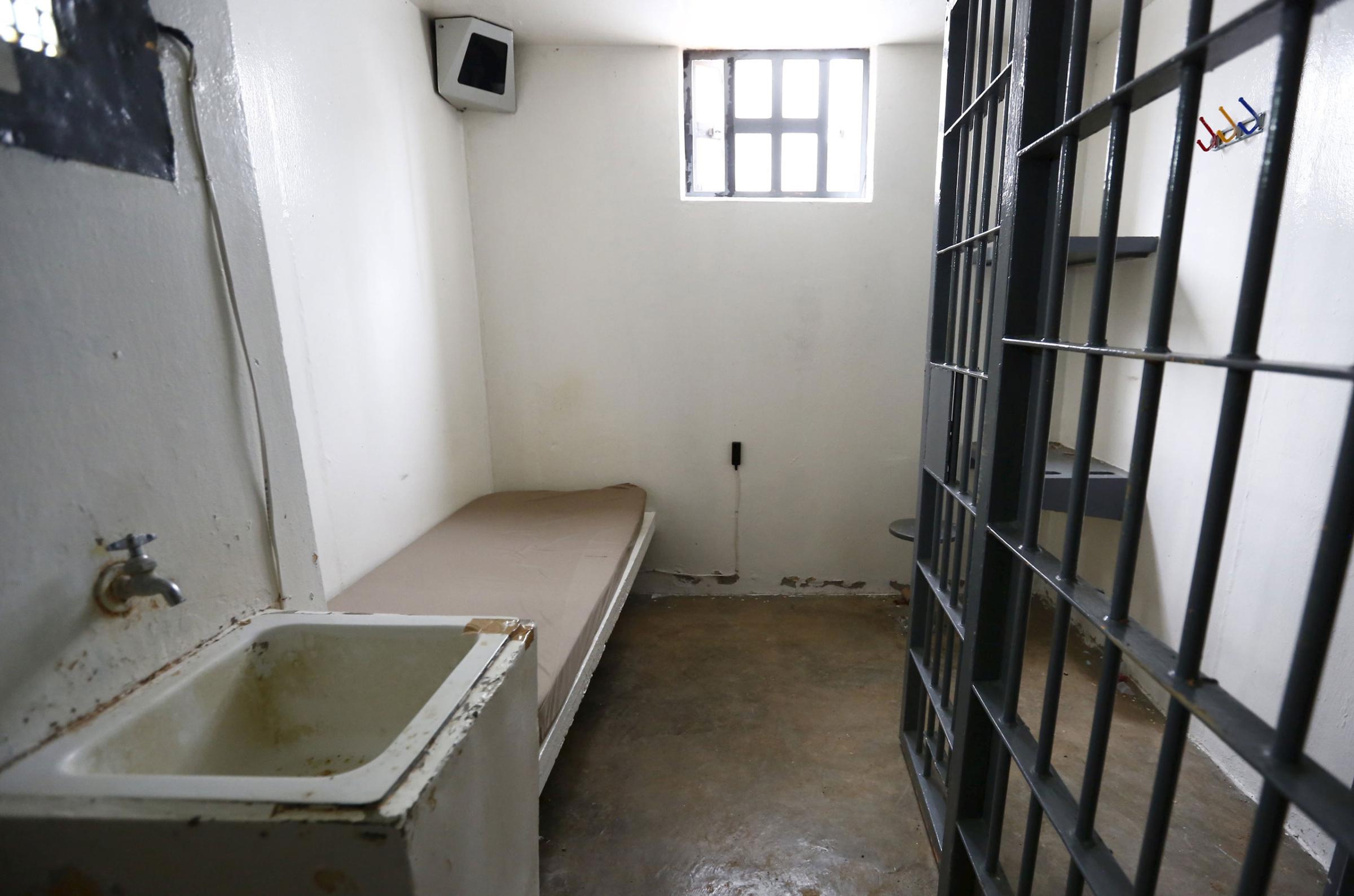 A view of drug lord Joaquin "El Chapo" Guzman's cell inside the Altiplano Federal Penitentiary, where he escaped from, in Almoloya de Juarez, on the outskirts of Mexico City, July 15, 2015. U.S. law enforcement officials met with agents of the Mexican attorney general's office this week to share information related to the escape from prison of Guzman and coordinate efforts to apprehend him, a Mexican government official said on Wednesday. REUTERS/Edgard Garrido