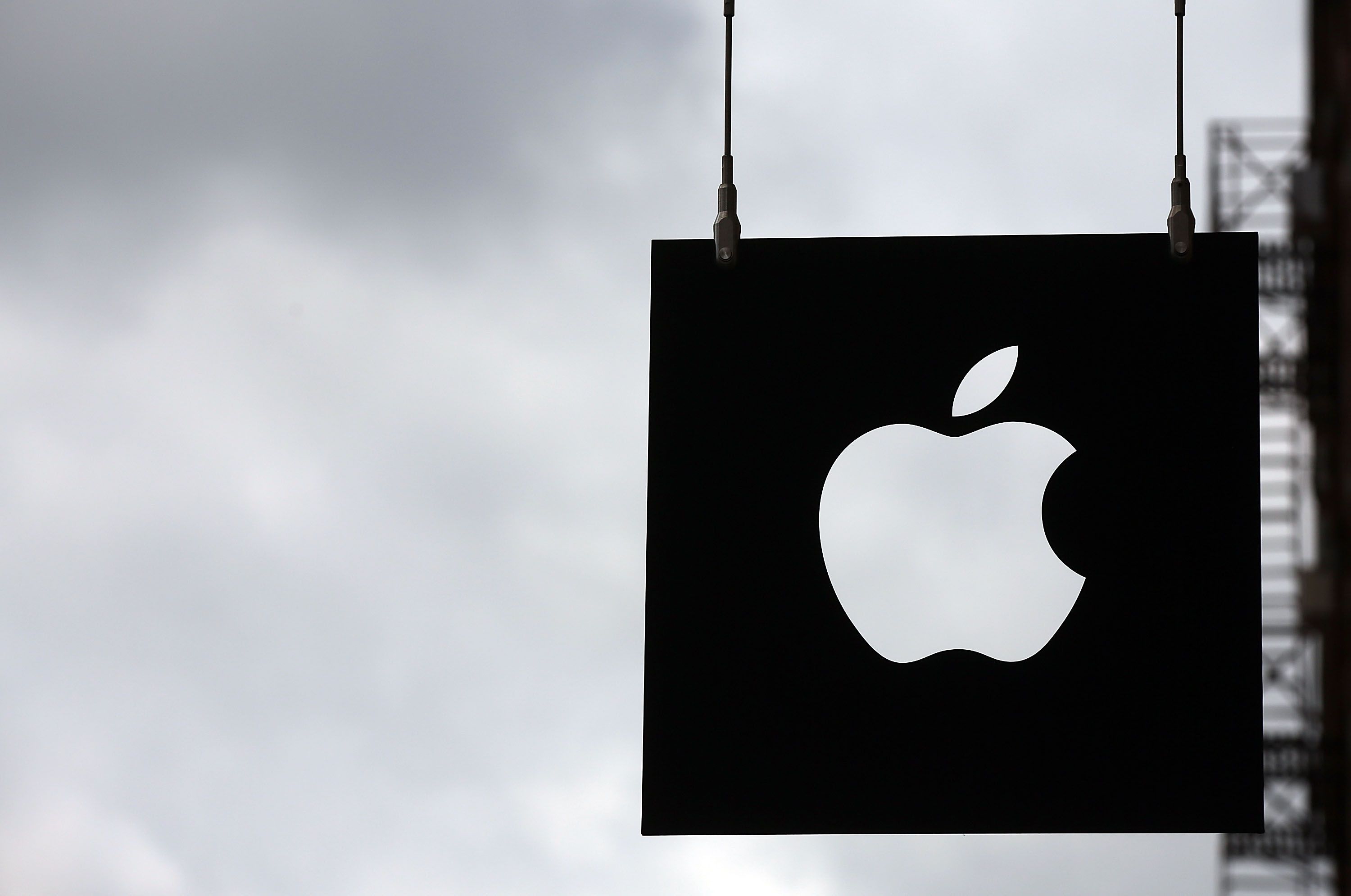 The Apple logo. (Spencer Platt—Getty Images)