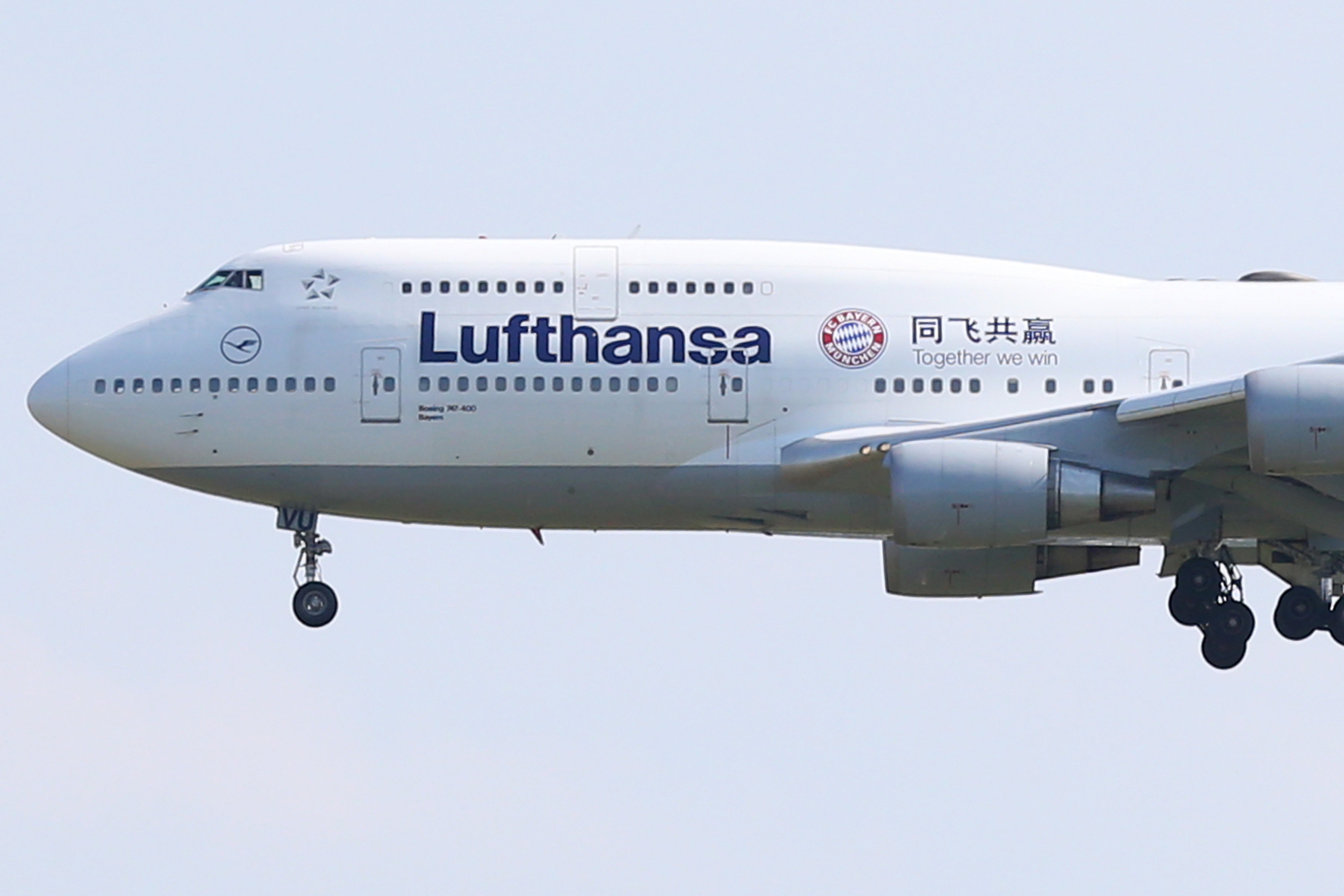 A Lufthansa Boeing 747-400 arrives in Munich International Airport on July 16, 2015. (Alexander Hassenstein—Getty Images)