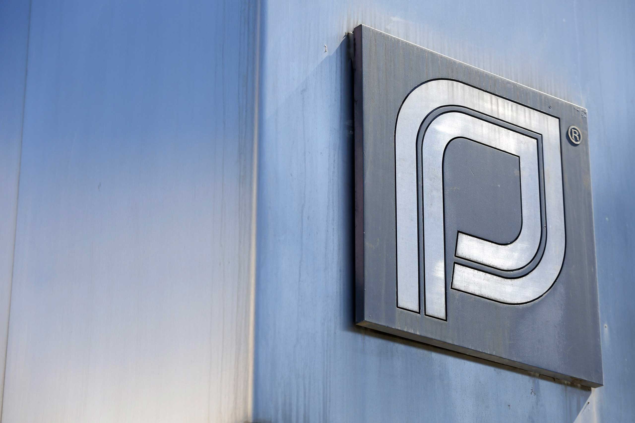 The Planned Parenthood logo is pictured outside a clinic in Boston, June 27, 2014. (Dominick Reuter—Reuters)