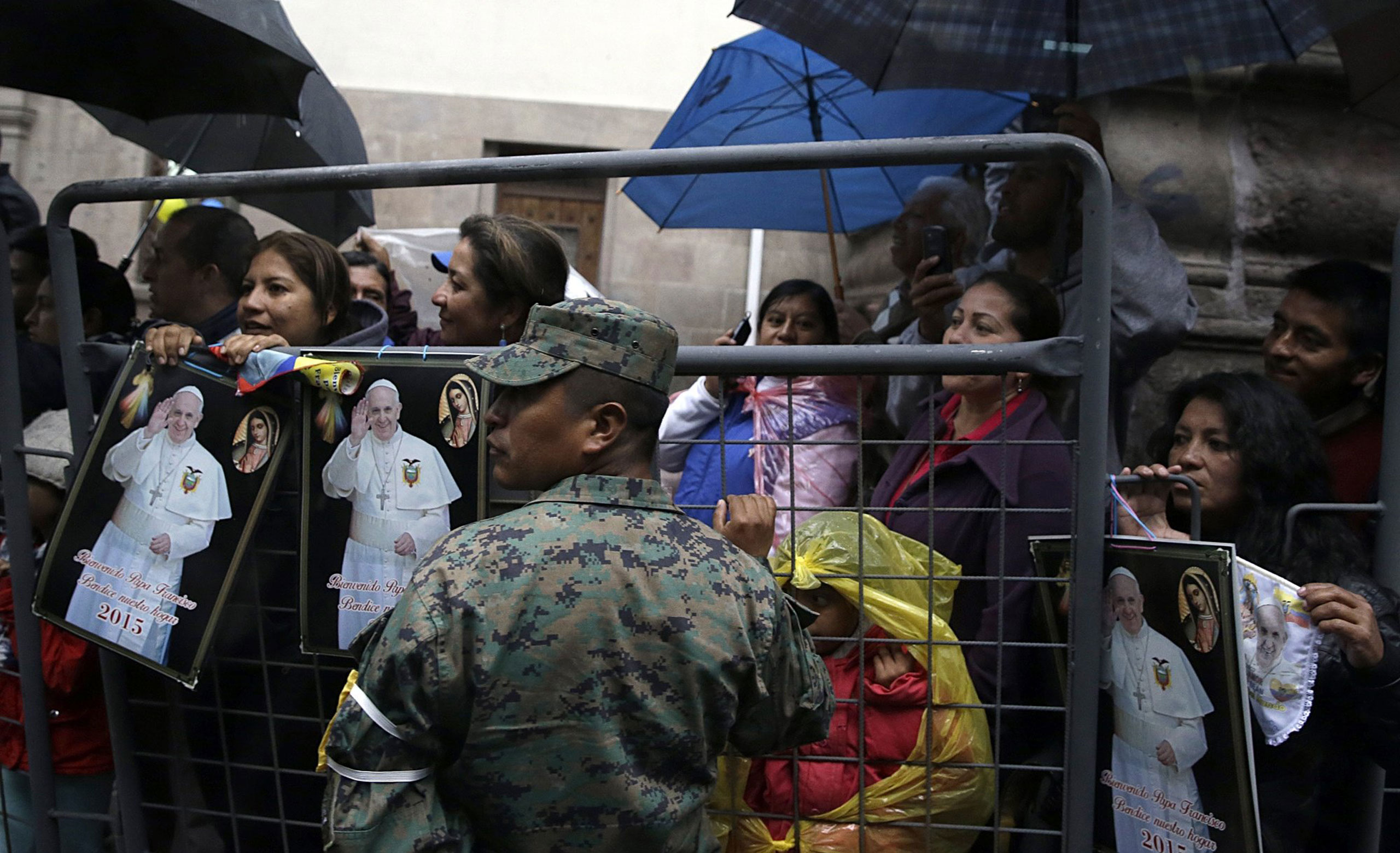 Faithful wait for the arrival of Pope Francis to the San Francisco Church in Quito, Ecuador, on July 7, 2015.