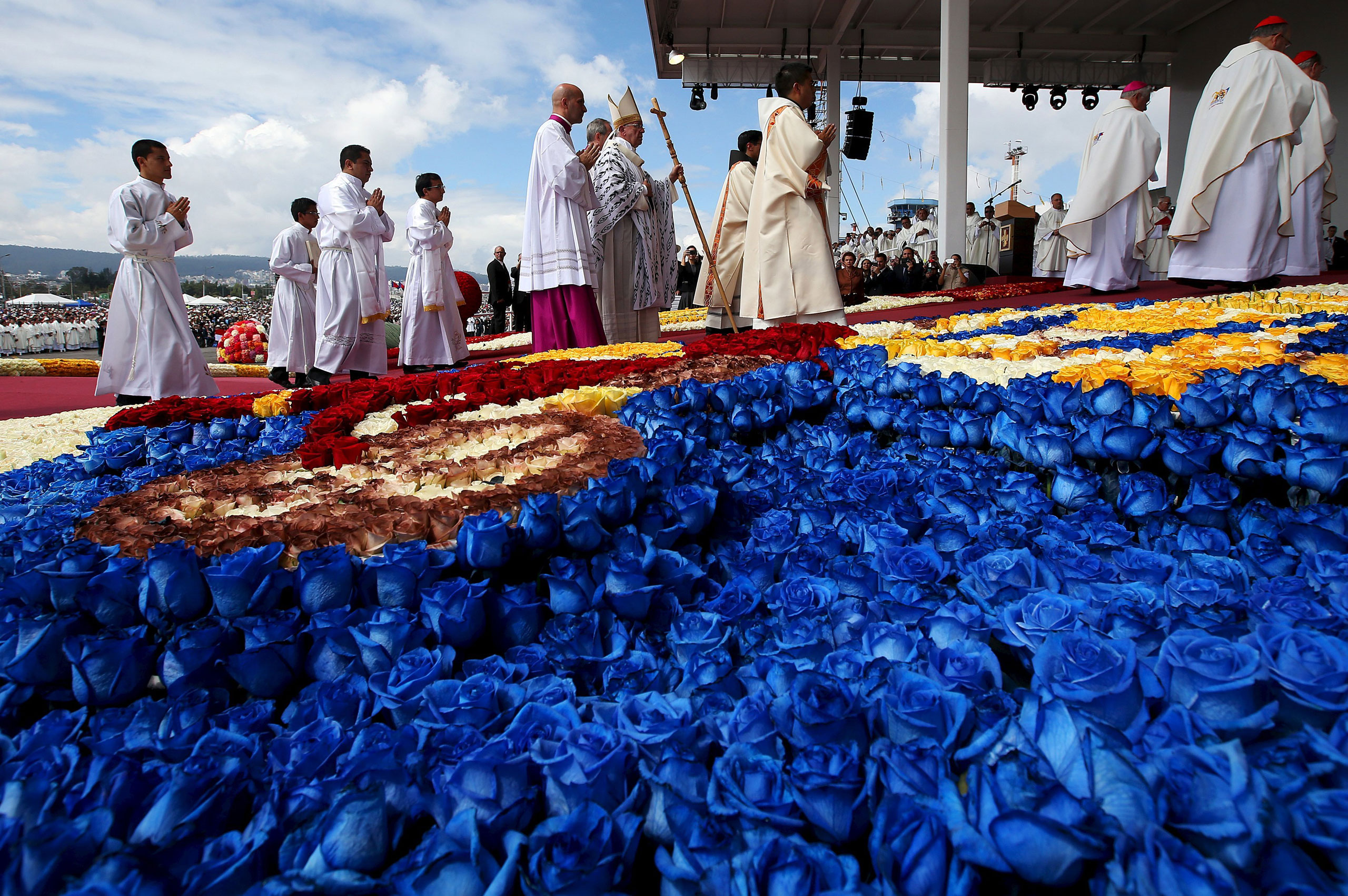 Pope Francis arrives to celebrate mass at the Bicentenario Park in Quito, Ecuador, on July 7, 2015.