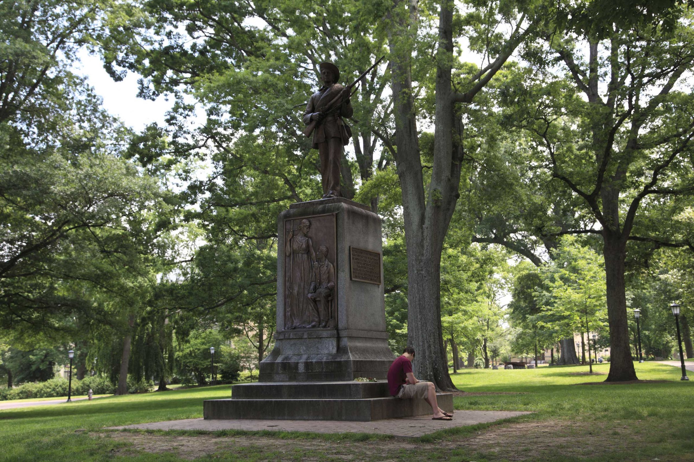 Silent Sam, monument to the 321 alumni of UNC who died in the Civil War, University of North Carolina, Chapel Hill, USA