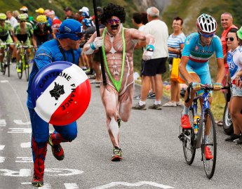 Tour de France: See the Crazy Fans | Time.com