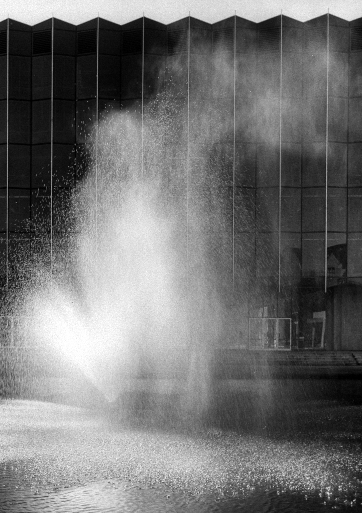 Fountain in front of new Law Library designed by Eerro Saarinen, 1961.