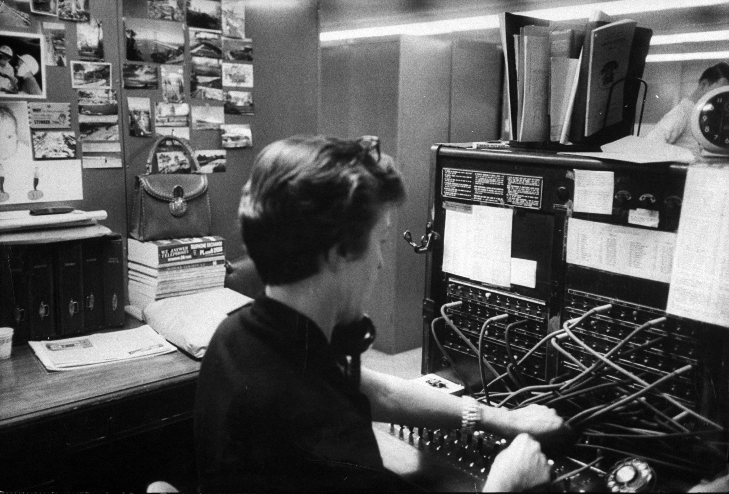 Telephone operators, 1957