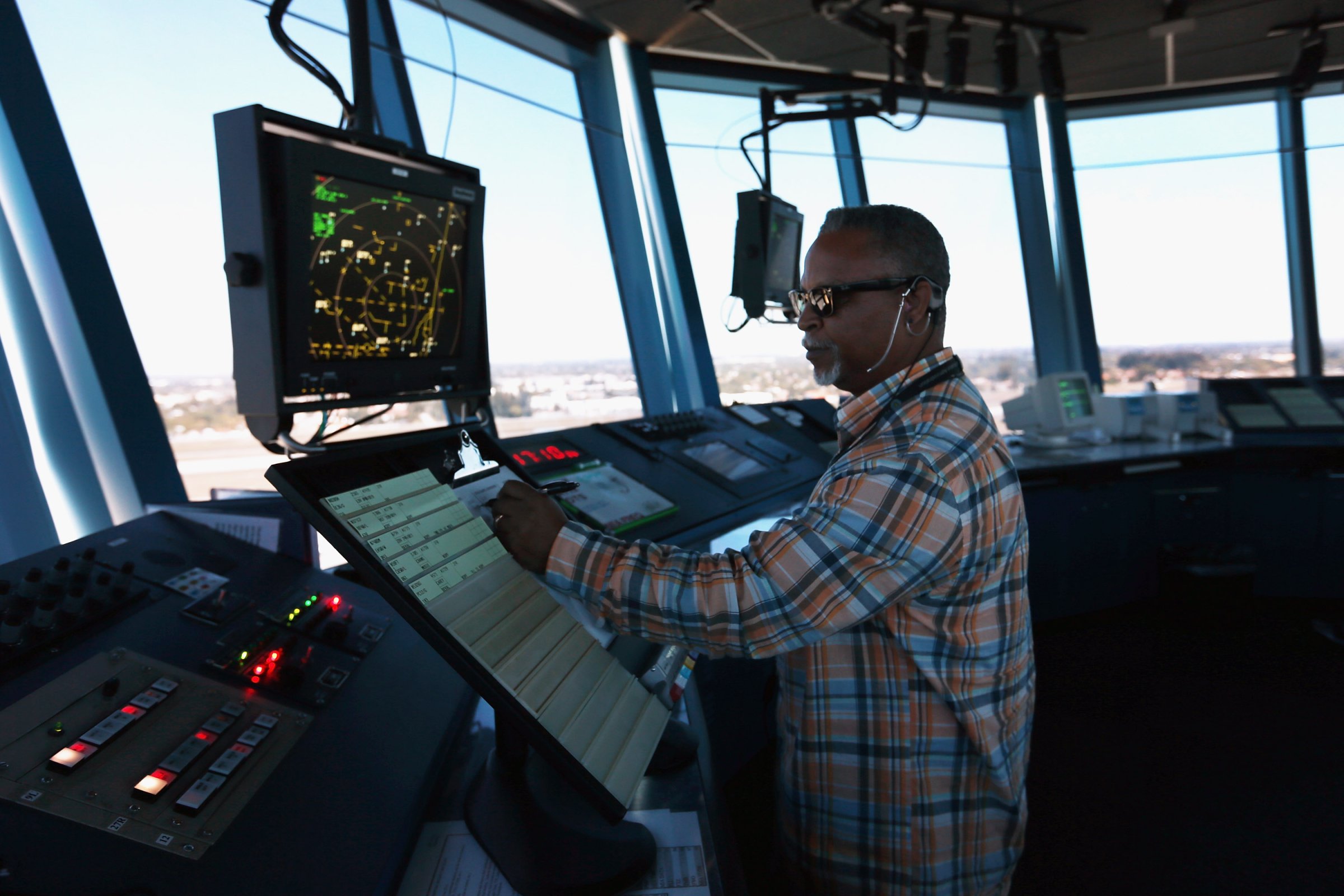 Dept Of Transportation To Pull Air Traffic Controllers From Smaller Airports